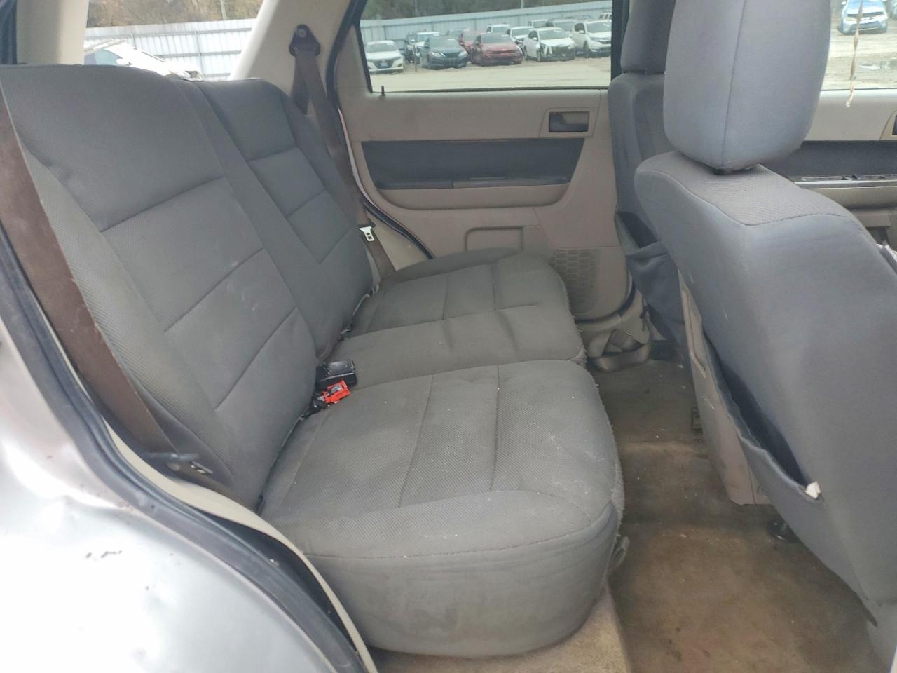 2009 Ford Escape Xlt Серебряный vin: 1FMCU03G79KA12105