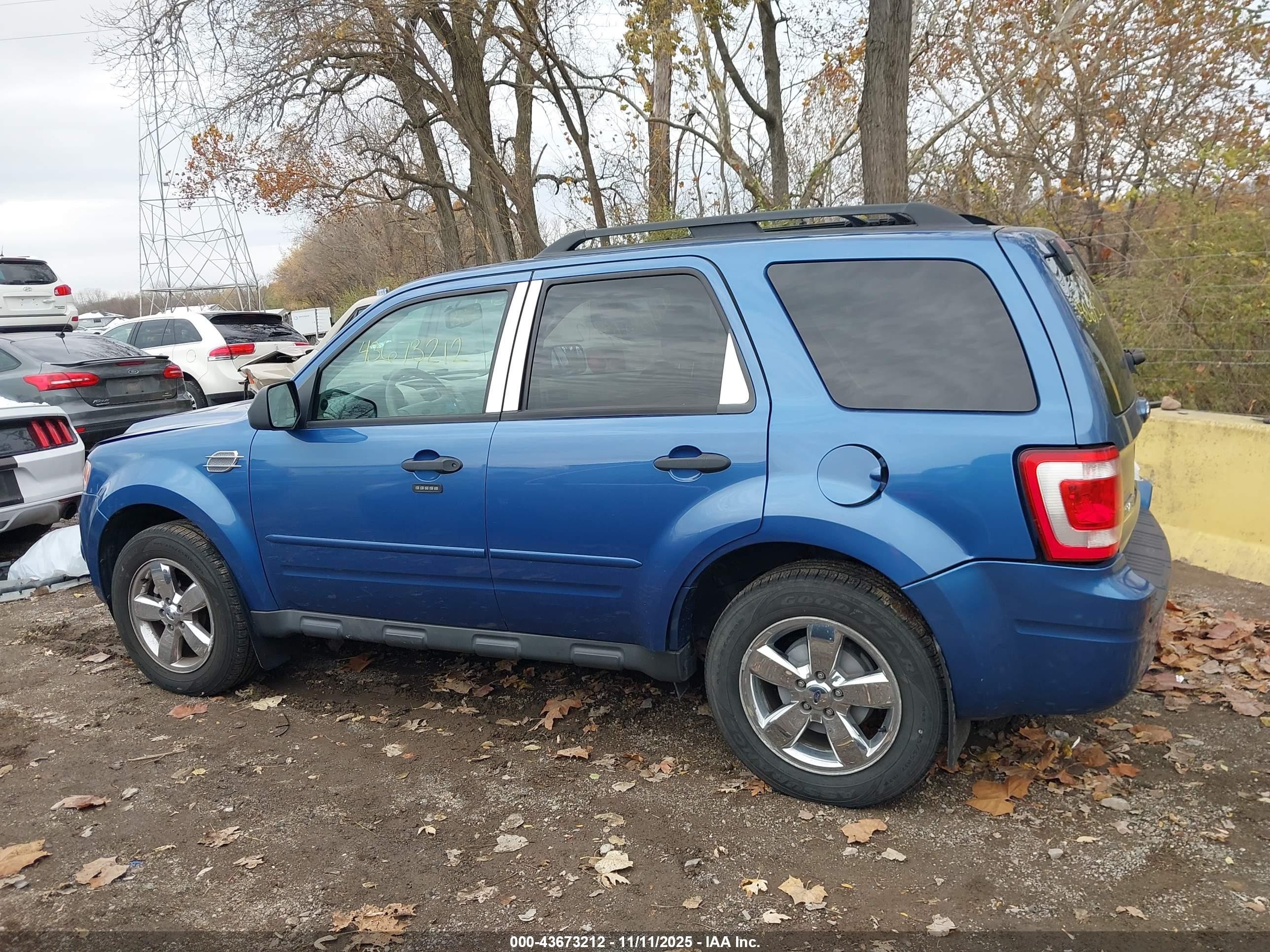 2009 Ford Escape Xlt Blue vin: 1FMCU03G79KA92716