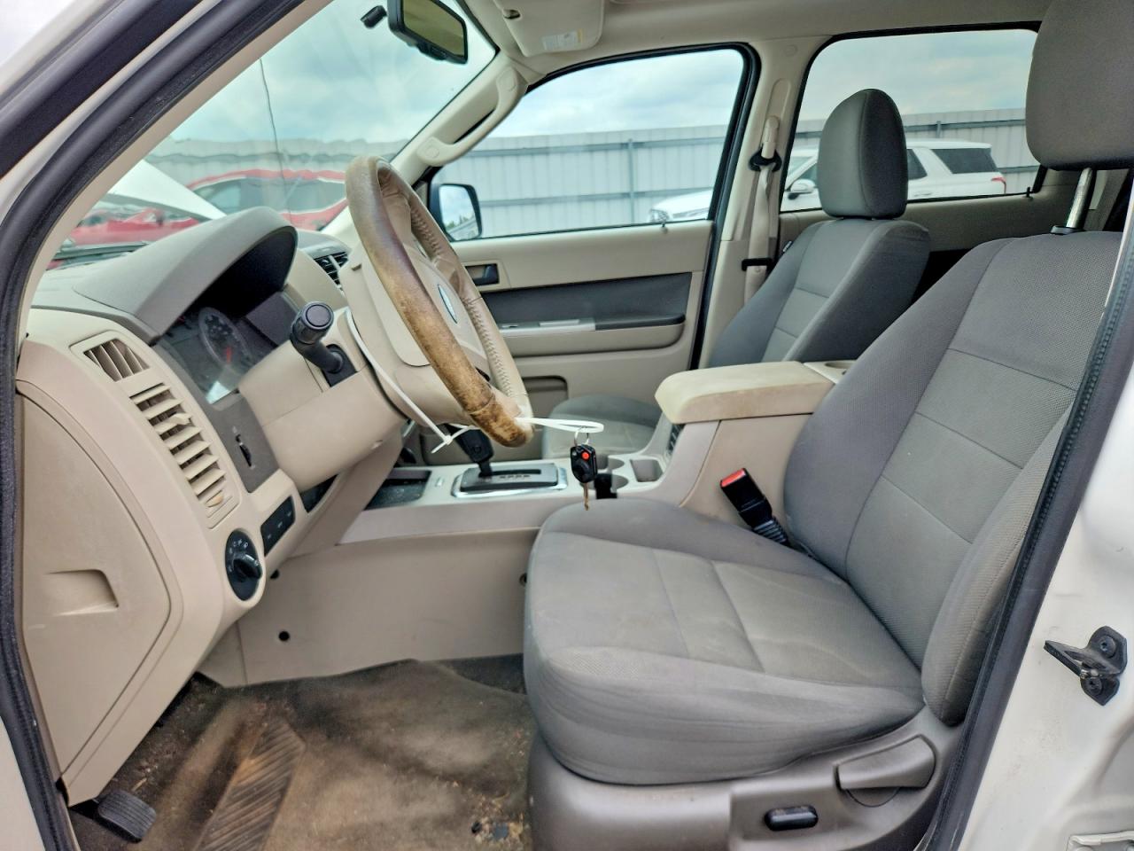 2009 Ford Escape Xlt White vin: 1FMCU03G79KC34692