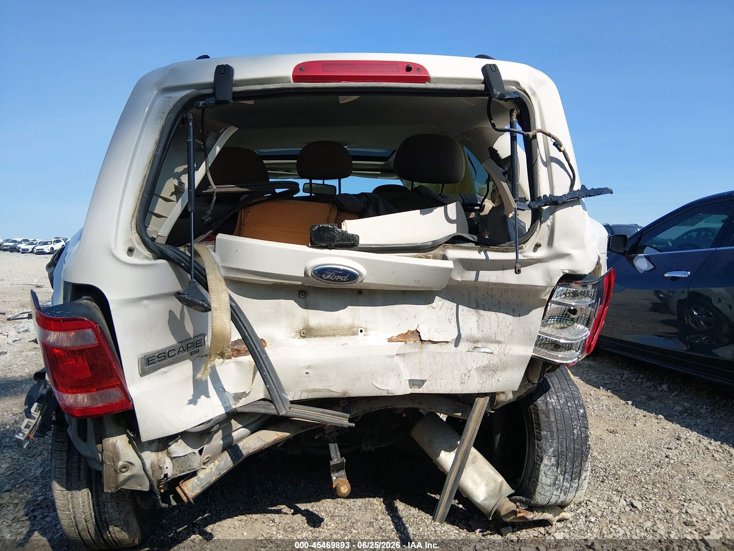 2009 Ford Escape Xlt White vin: 1FMCU03G79KC67143