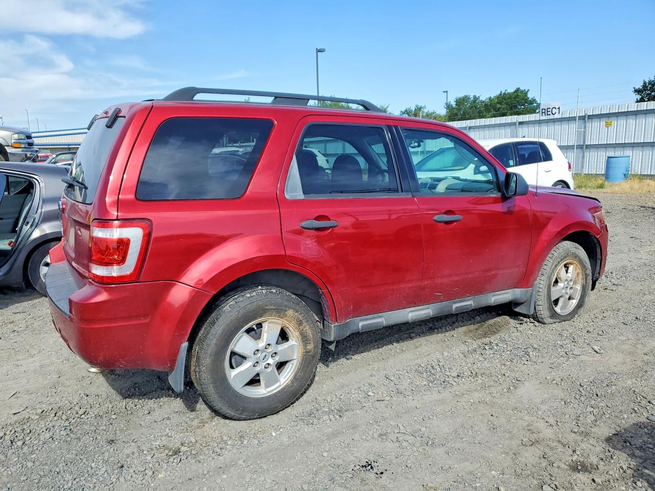 2009 Ford Escape Xlt Burgundy vin: 1FMCU03G99KA26894