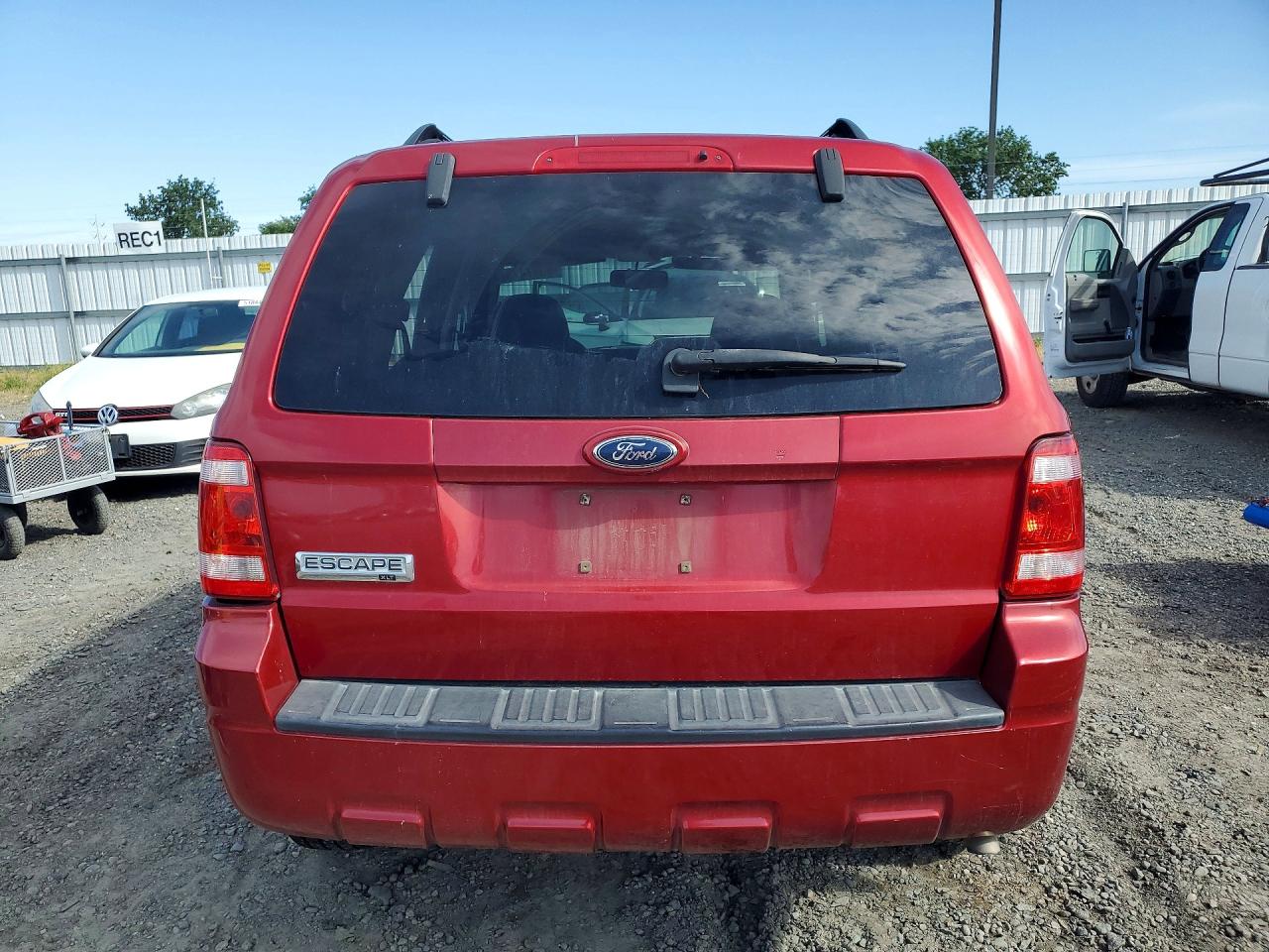 2009 Ford Escape Xlt Burgundy vin: 1FMCU03G99KA26894
