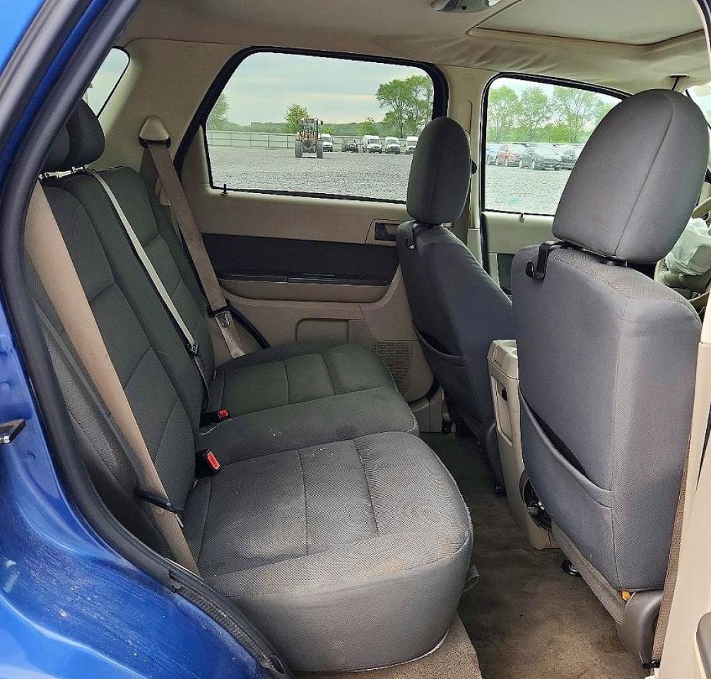 2009 Ford Escape Xlt Blue vin: 1FMCU03GX9KA09697