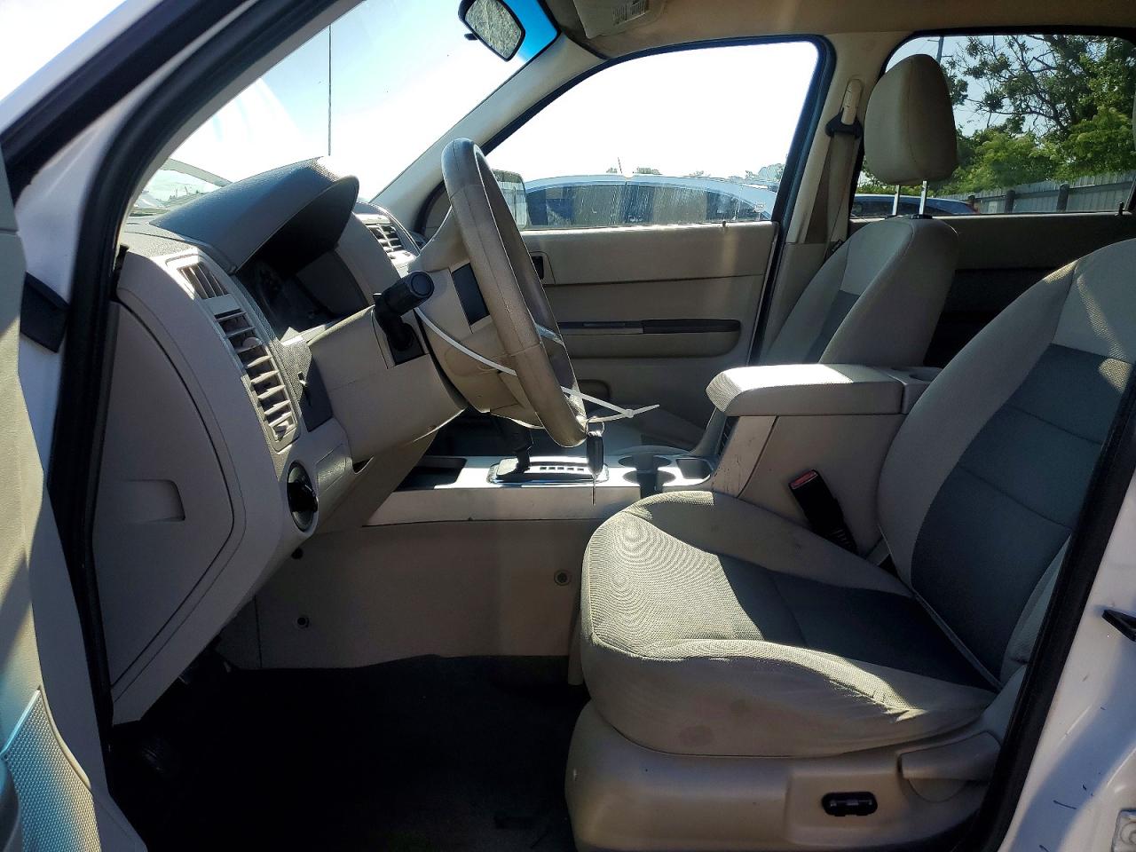2008 Ford Escape Xlt White vin: 1FMCU03Z08KB01286