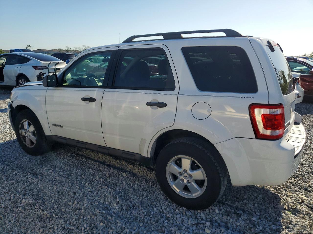 2008 Ford Escape Xlt White vin: 1FMCU03Z08KB01286