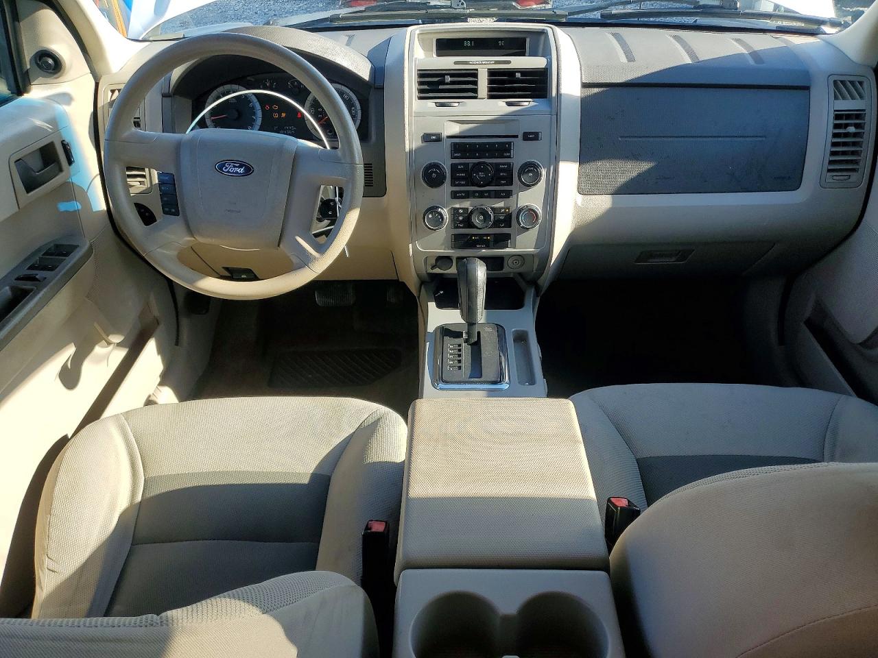 2008 Ford Escape Xlt White vin: 1FMCU03Z08KB01286