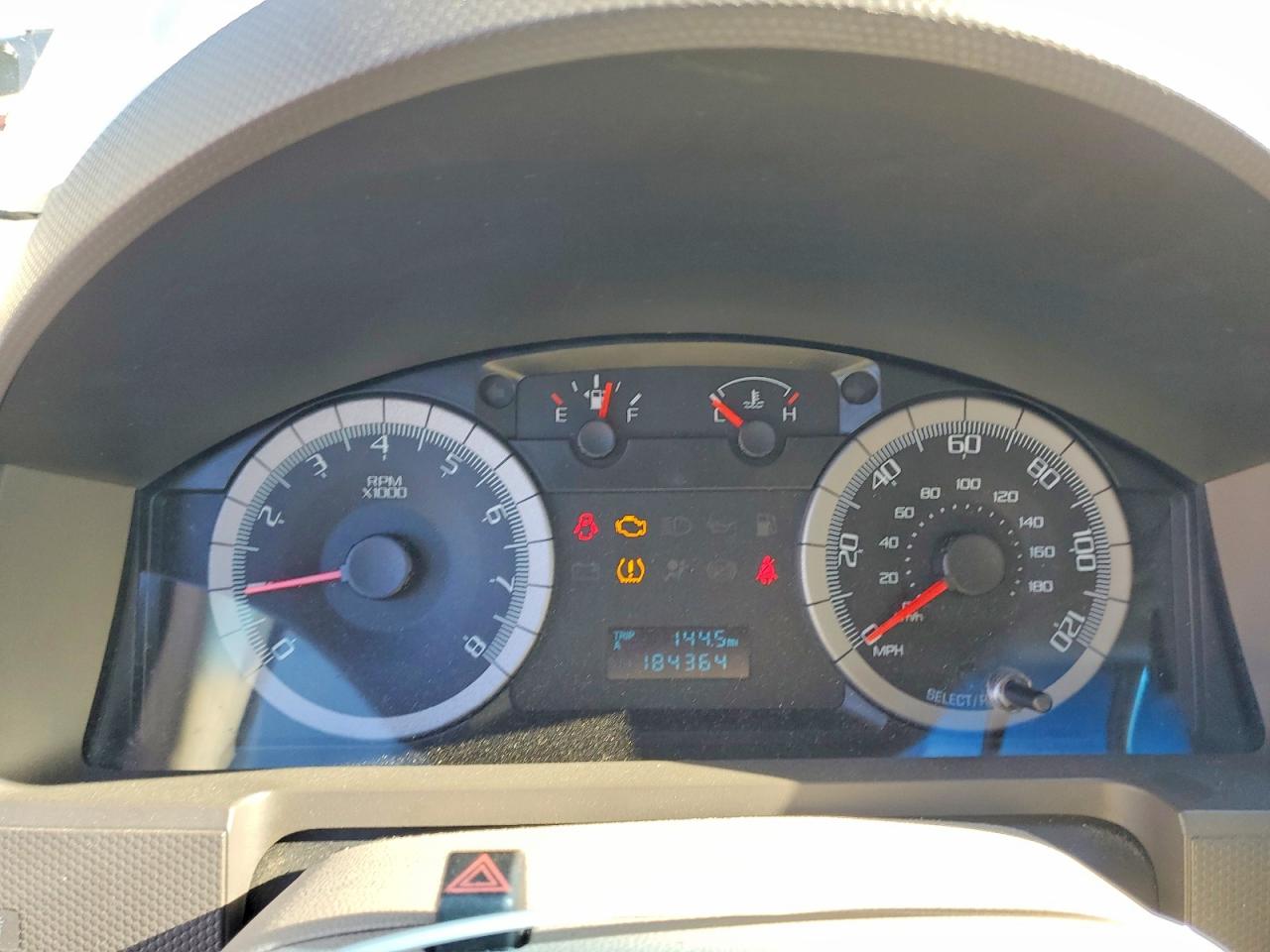 2008 Ford Escape Xlt White vin: 1FMCU03Z08KB01286