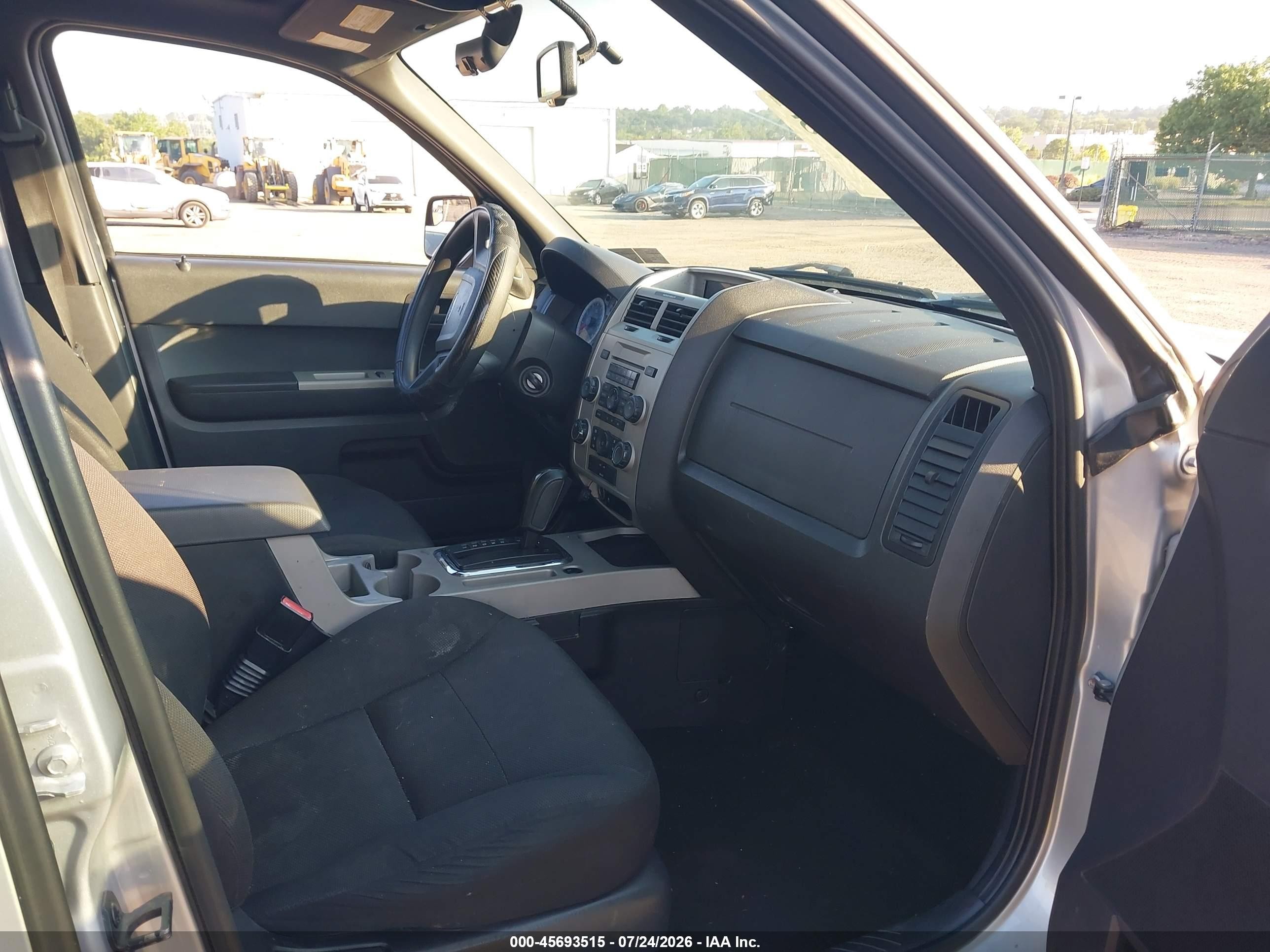 2008 Ford Escape Xlt Silver vin: 1FMCU03Z08KE65868