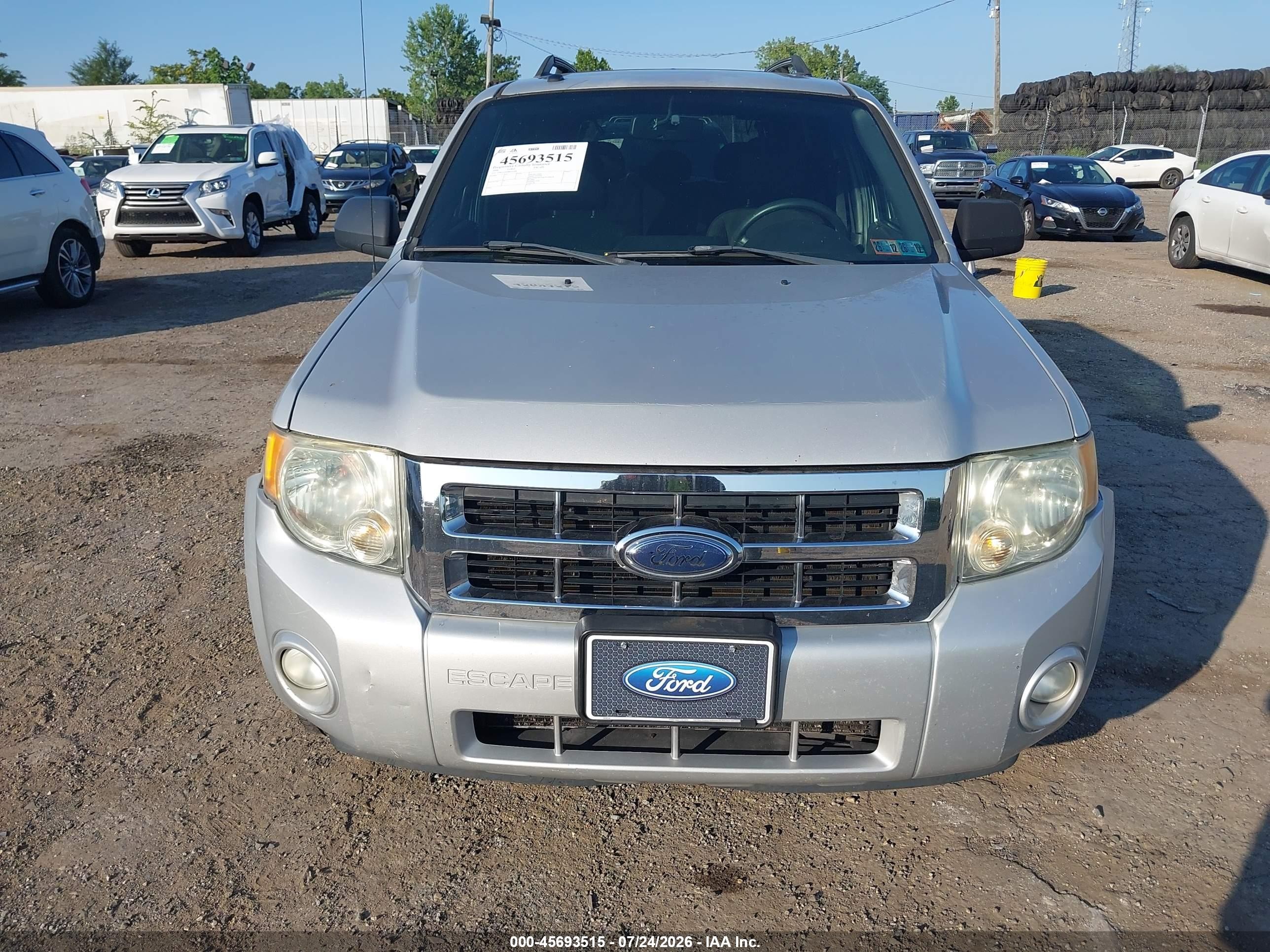2008 Ford Escape Xlt Silver vin: 1FMCU03Z08KE65868