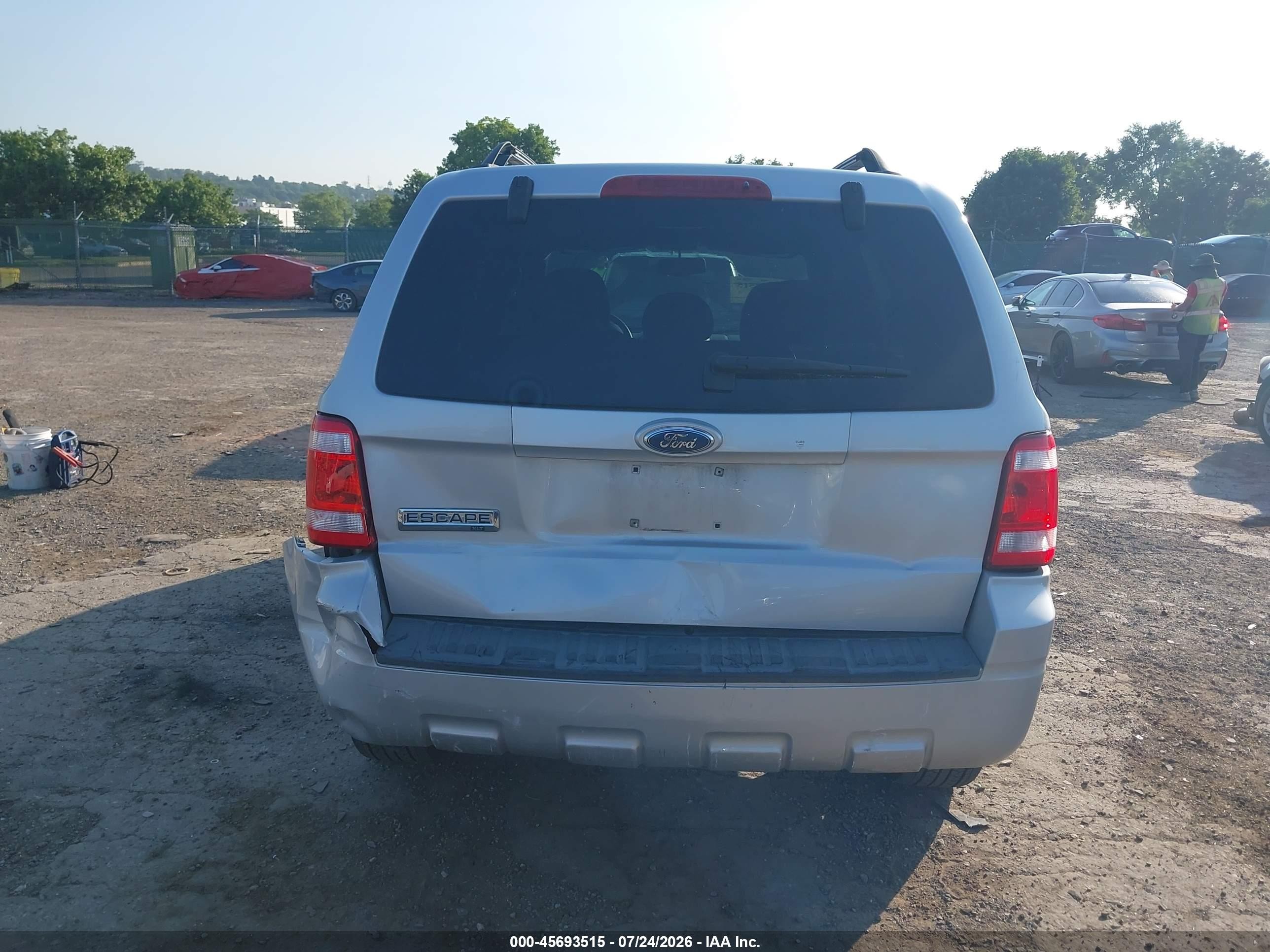 2008 Ford Escape Xlt Silver vin: 1FMCU03Z08KE65868