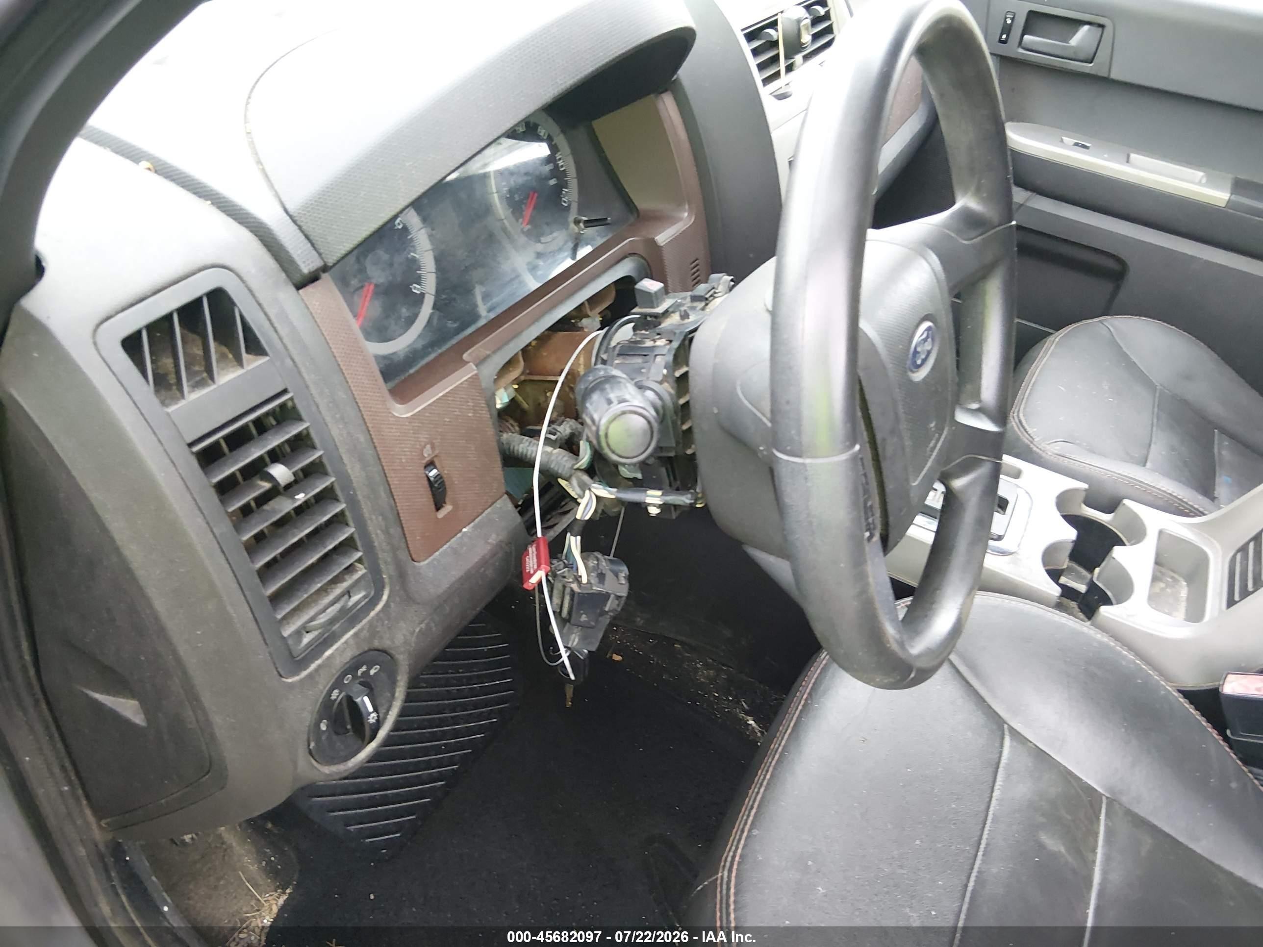 2008 Ford Escape Xlt Серебряный vin: 1FMCU03Z38KA09976
