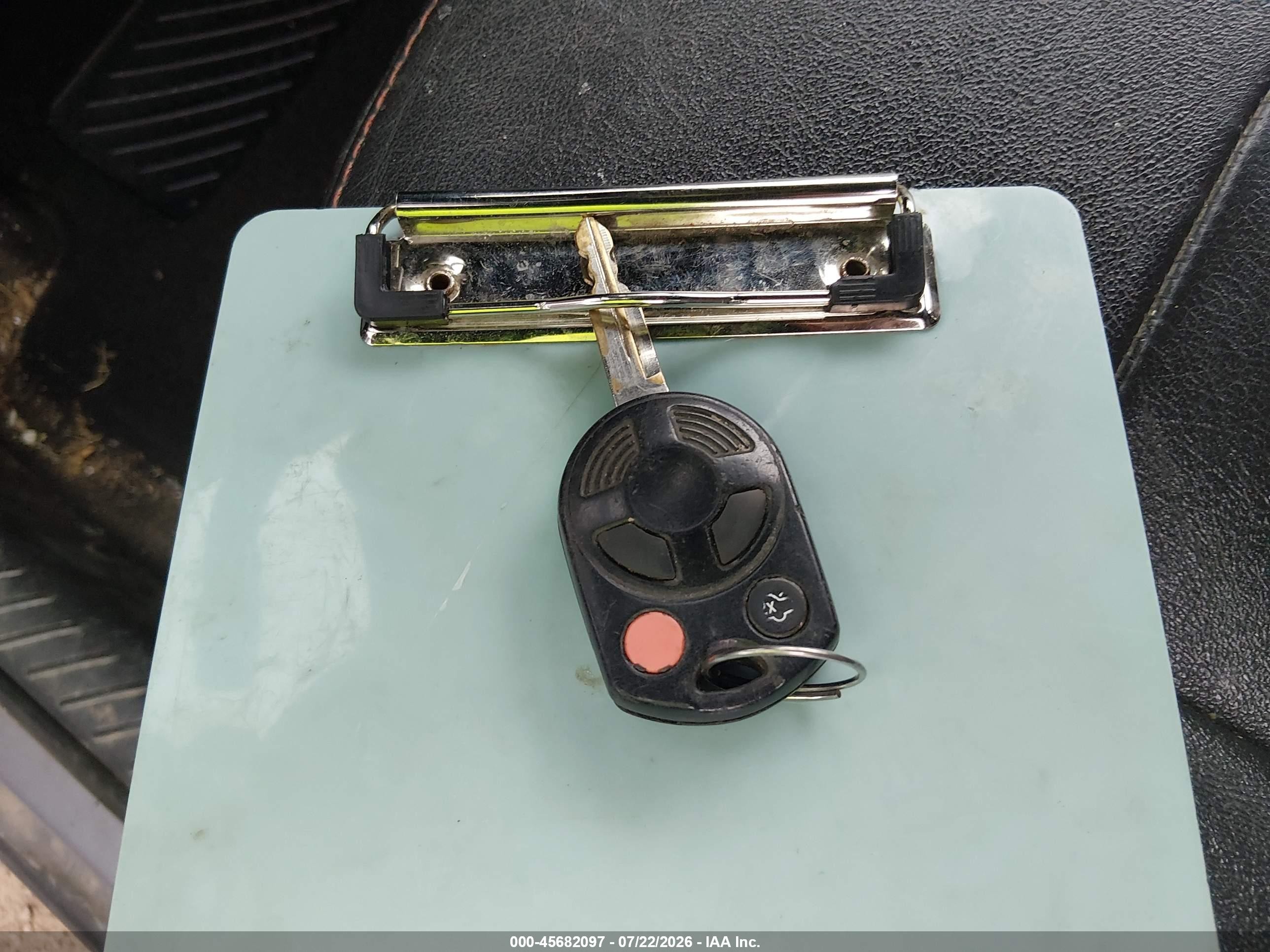 2008 Ford Escape Xlt Серебряный vin: 1FMCU03Z38KA09976
