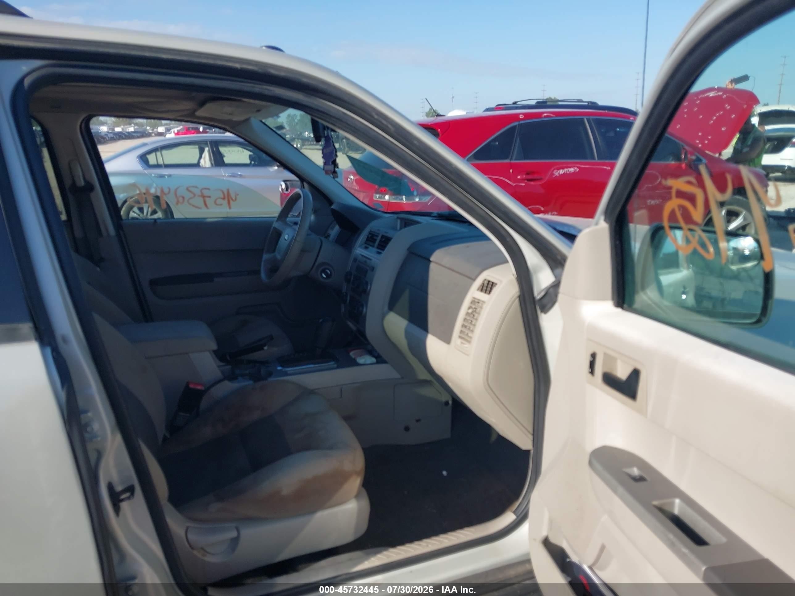 2008 Ford Escape Xlt Gold vin: 1FMCU03Z58KA91404