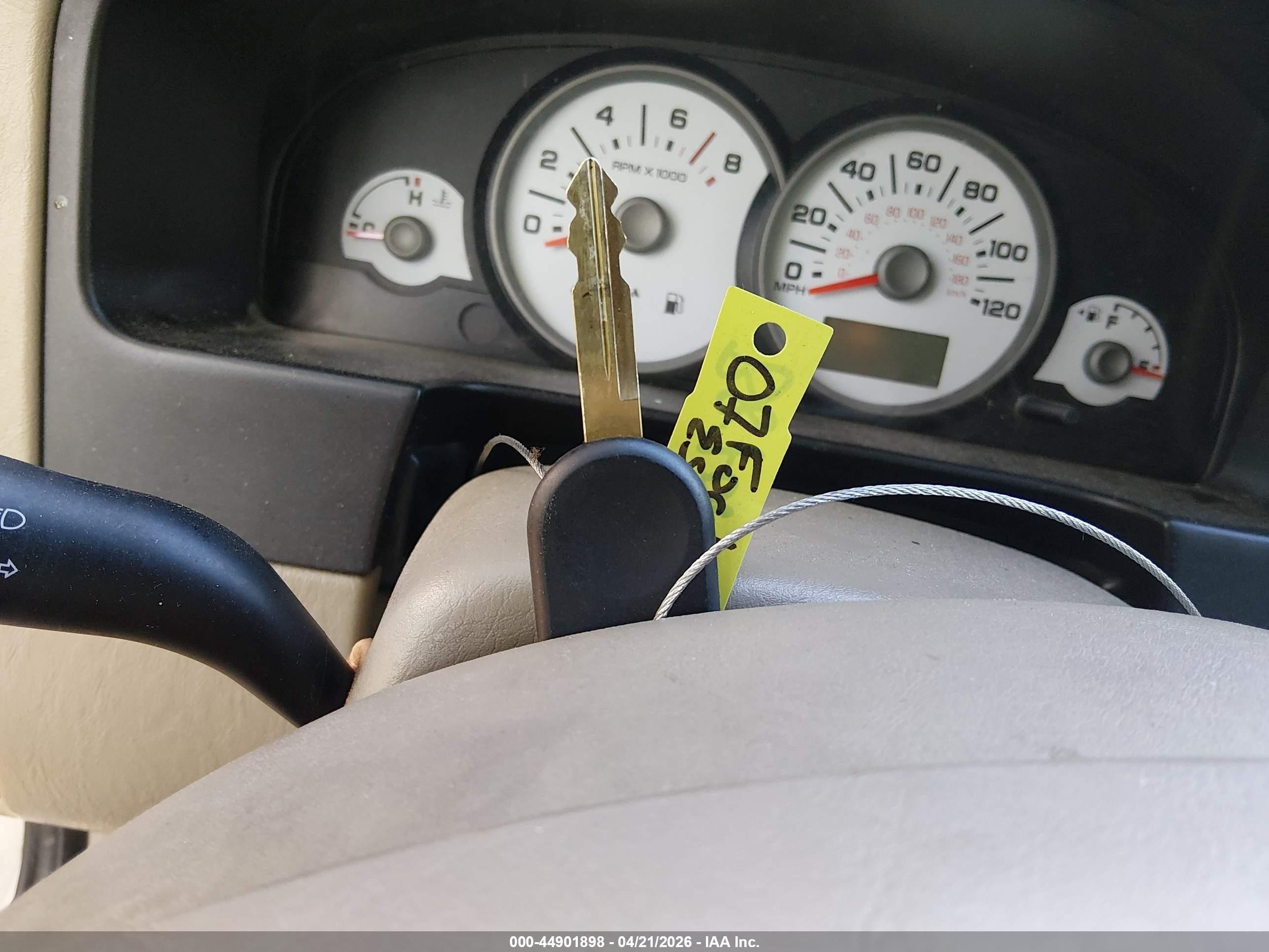 2007 Ford Escape Xlt White vin: 1FMCU03Z67KB87010