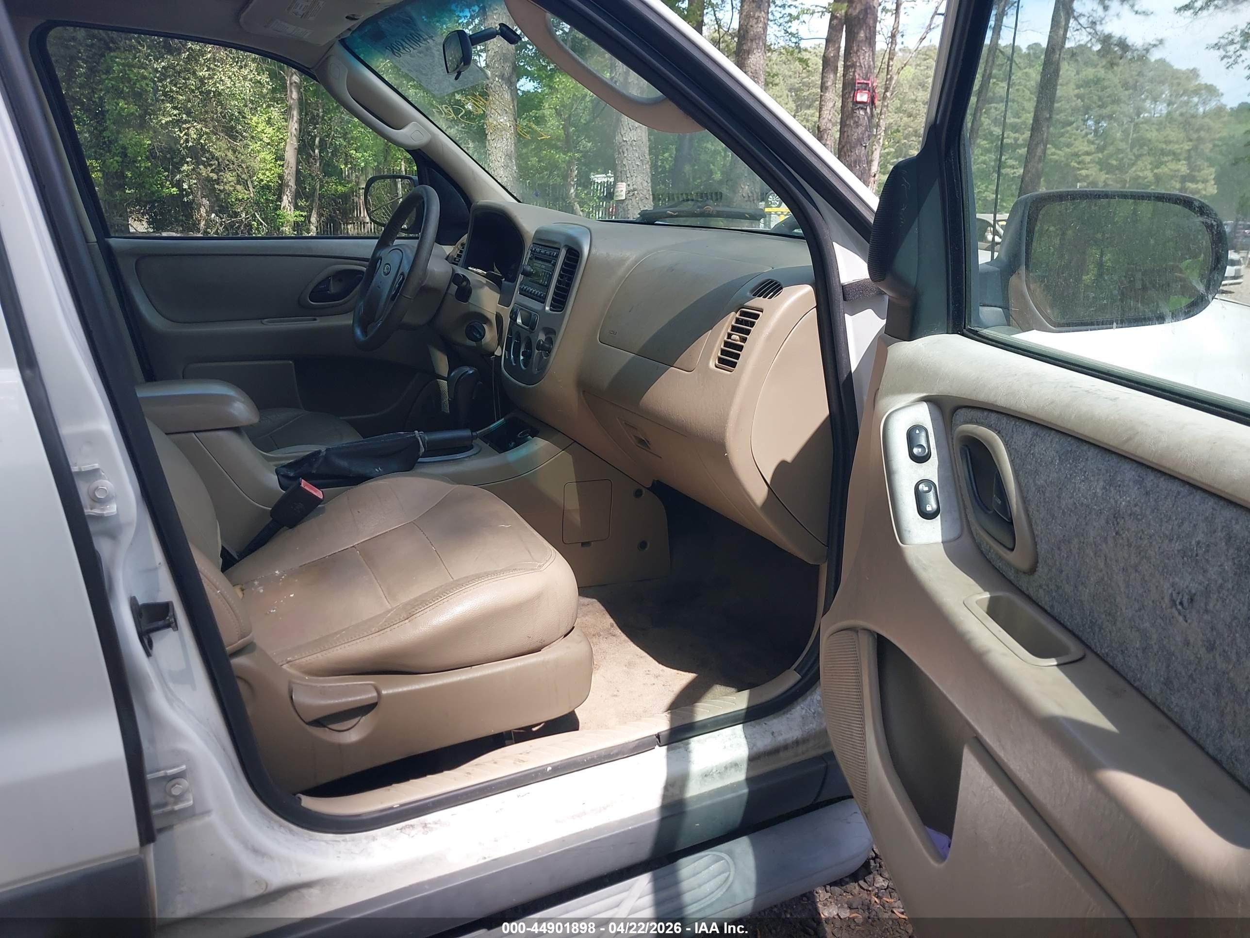 2007 Ford Escape Xlt White vin: 1FMCU03Z67KB87010