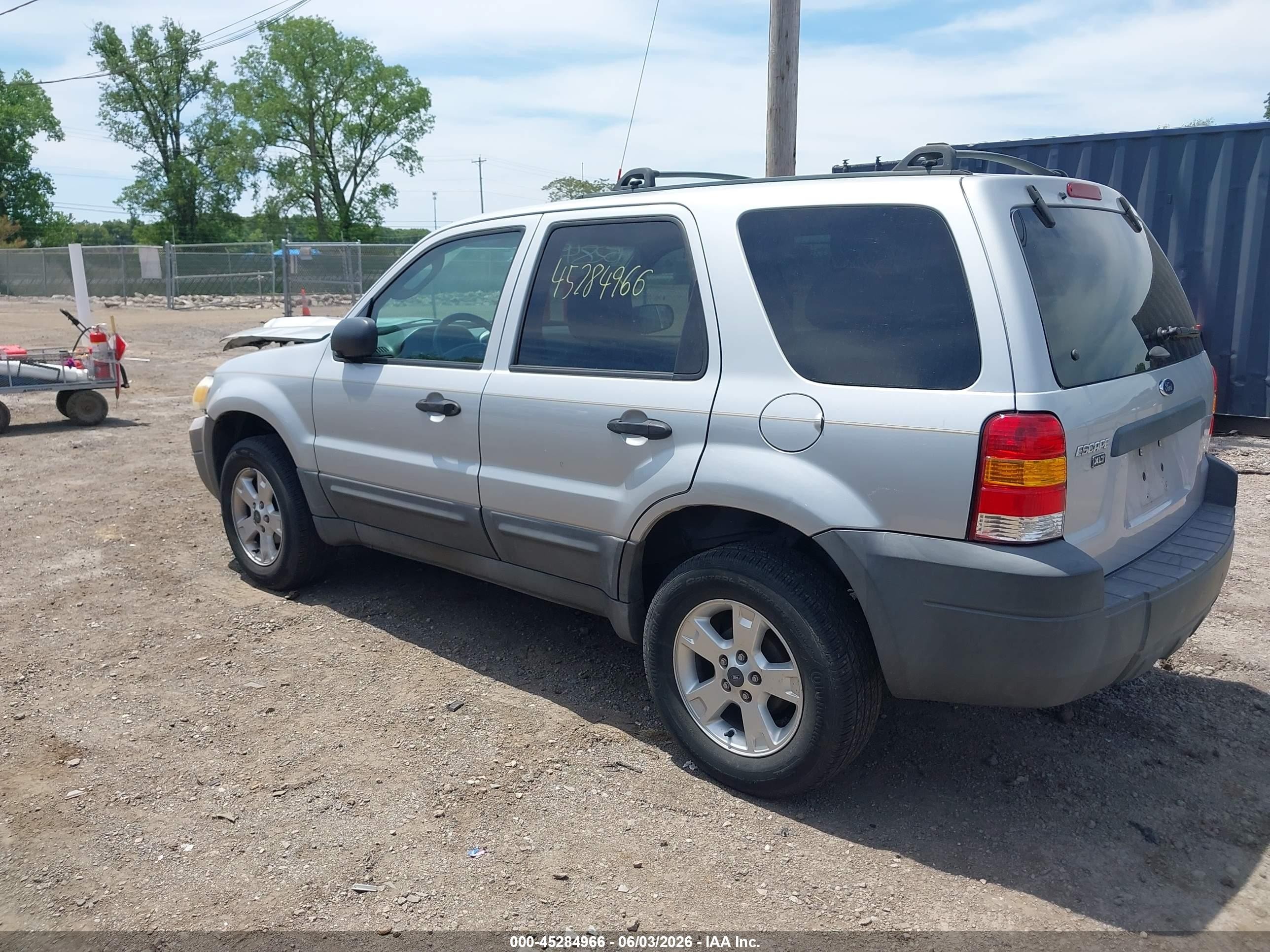 2005 Ford Escape Xlt Silver vin: 1FMCU03Z85KC43770