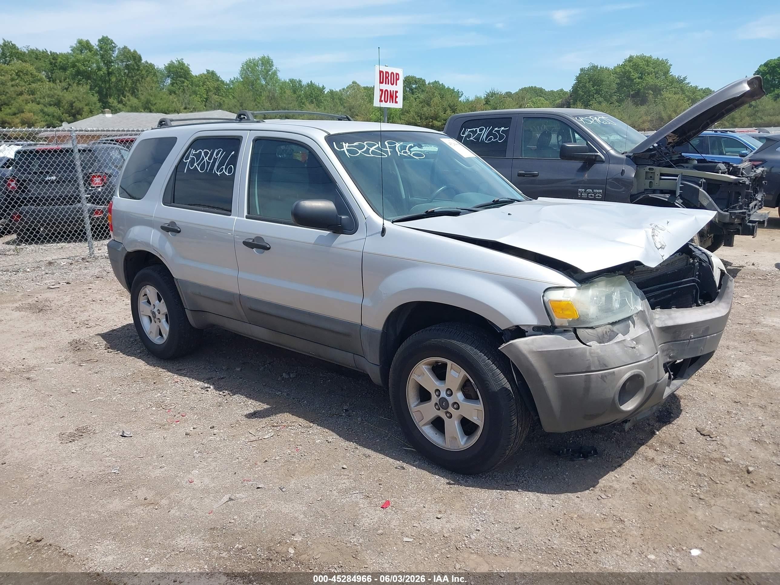 2005 Ford Escape Xlt Silver vin: 1FMCU03Z85KC43770