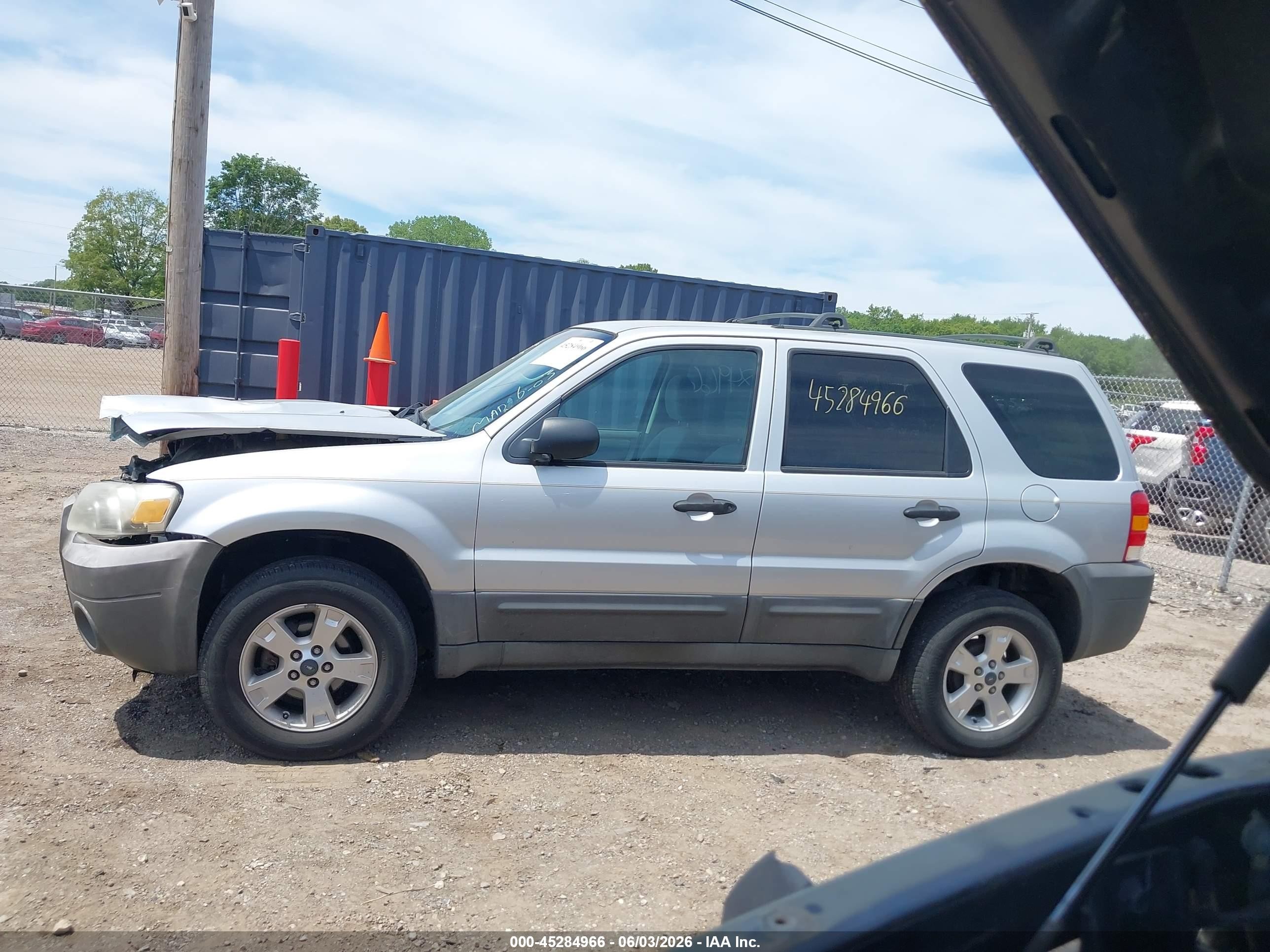 2005 Ford Escape Xlt Silver vin: 1FMCU03Z85KC43770