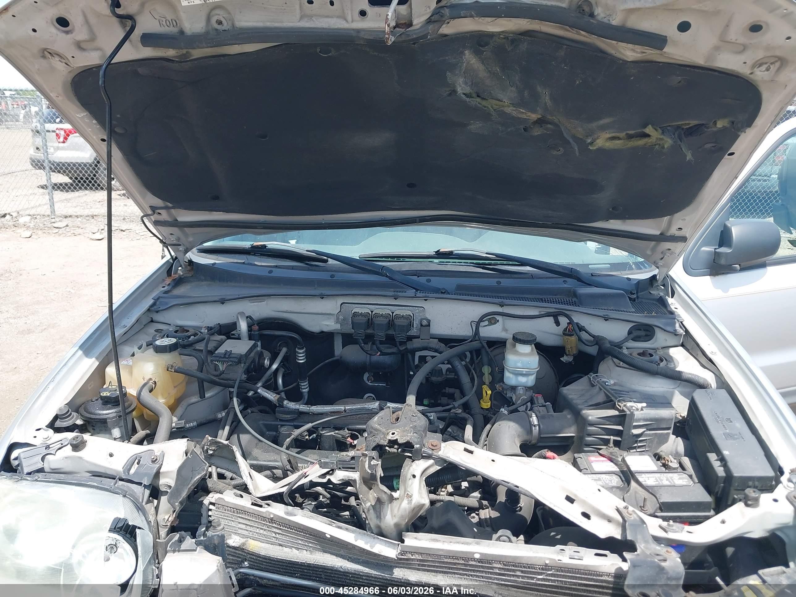 2005 Ford Escape Xlt Silver vin: 1FMCU03Z85KC43770