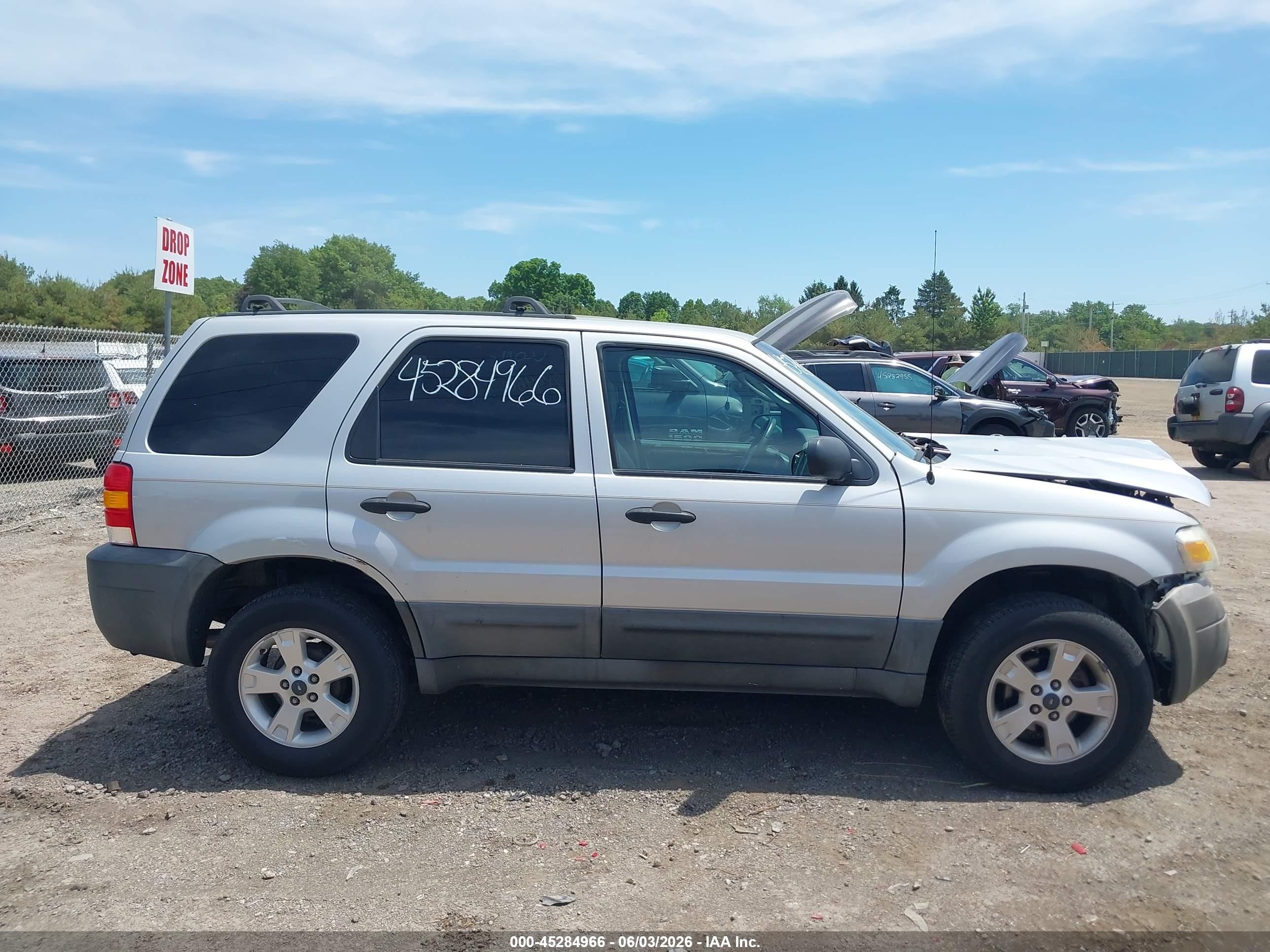 2005 Ford Escape Xlt Silver vin: 1FMCU03Z85KC43770