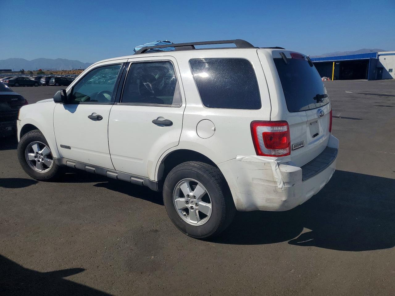 2008 Ford Escape Xlt White vin: 1FMCU03Z88KA71017