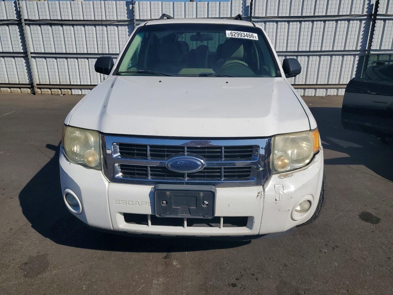2008 Ford Escape Xlt White vin: 1FMCU03Z88KA71017