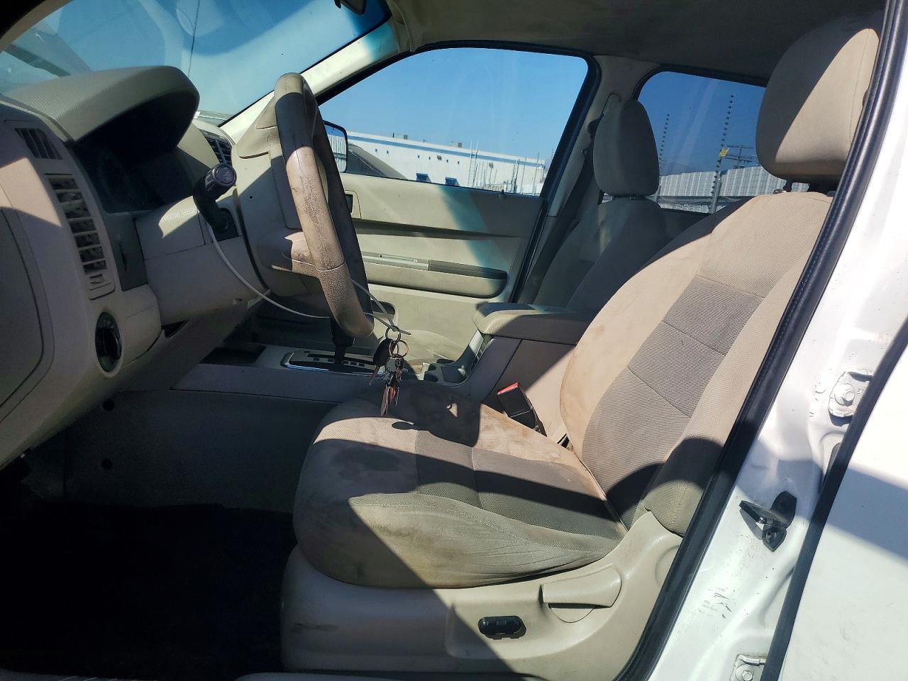 2008 Ford Escape Xlt White vin: 1FMCU03Z88KA71017