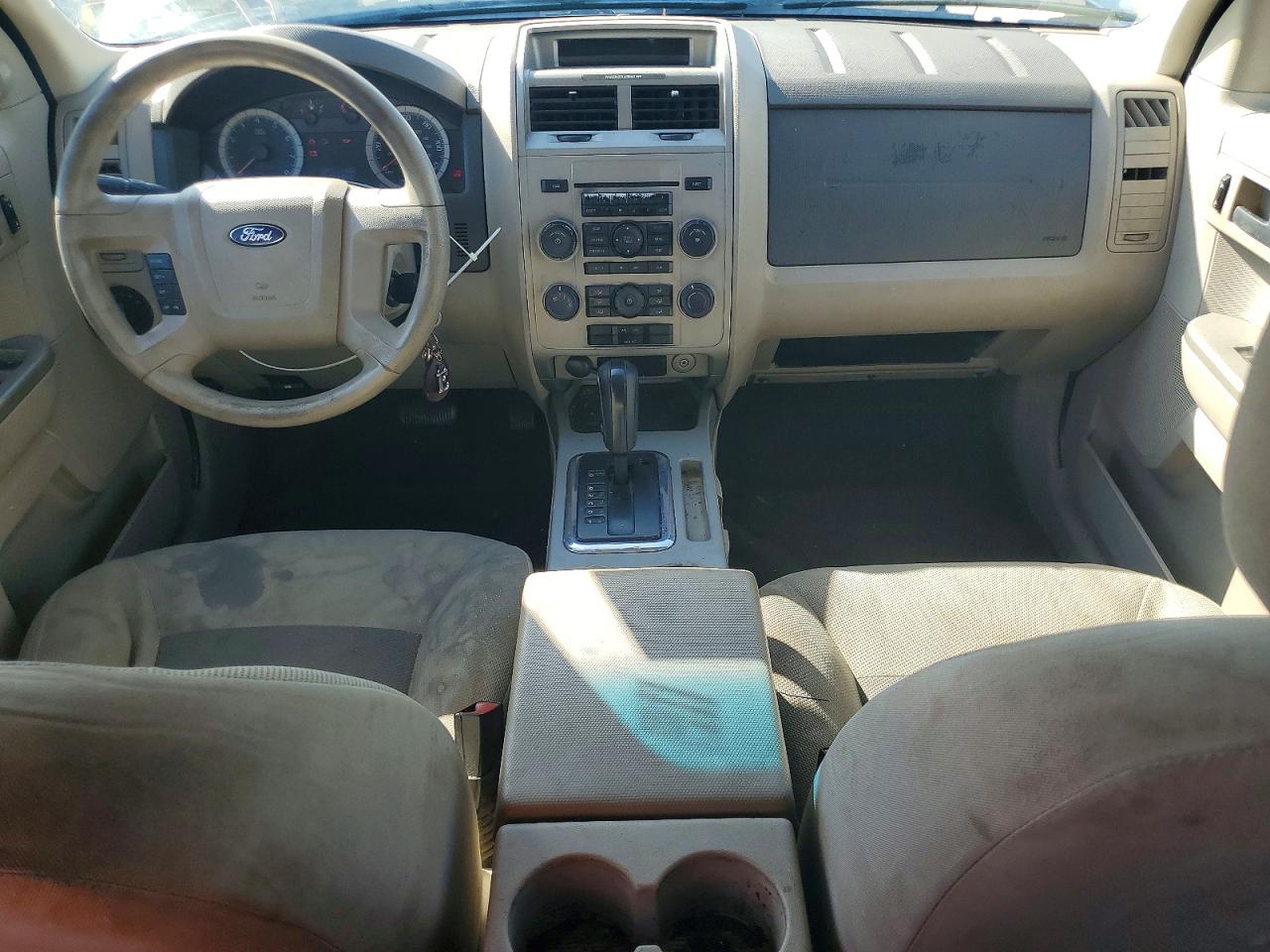 2008 Ford Escape Xlt White vin: 1FMCU03Z88KA71017