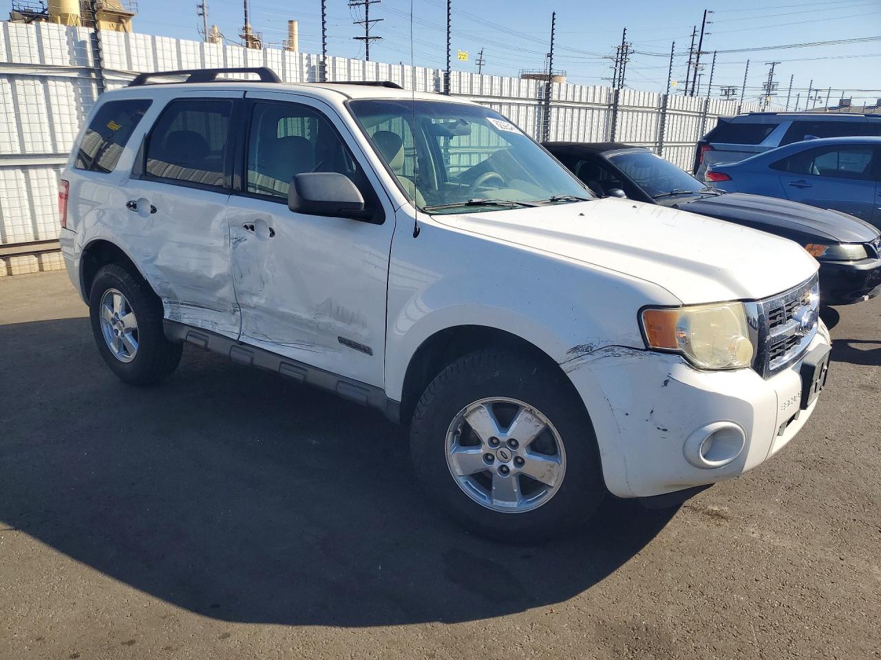 2008 Ford Escape Xlt White vin: 1FMCU03Z88KA71017
