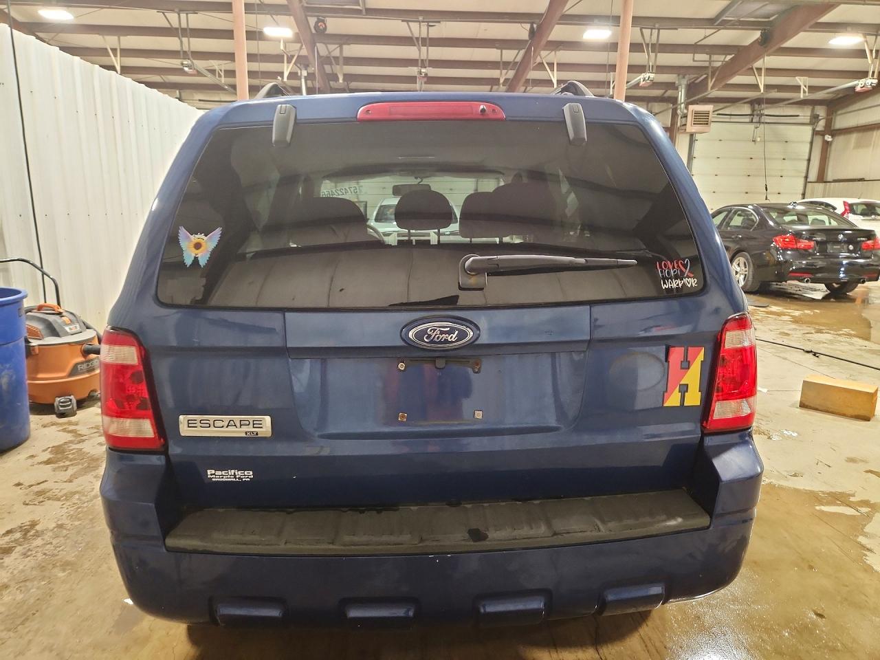 2008 Ford Escape Xlt Blue vin: 1FMCU03Z88KB25321