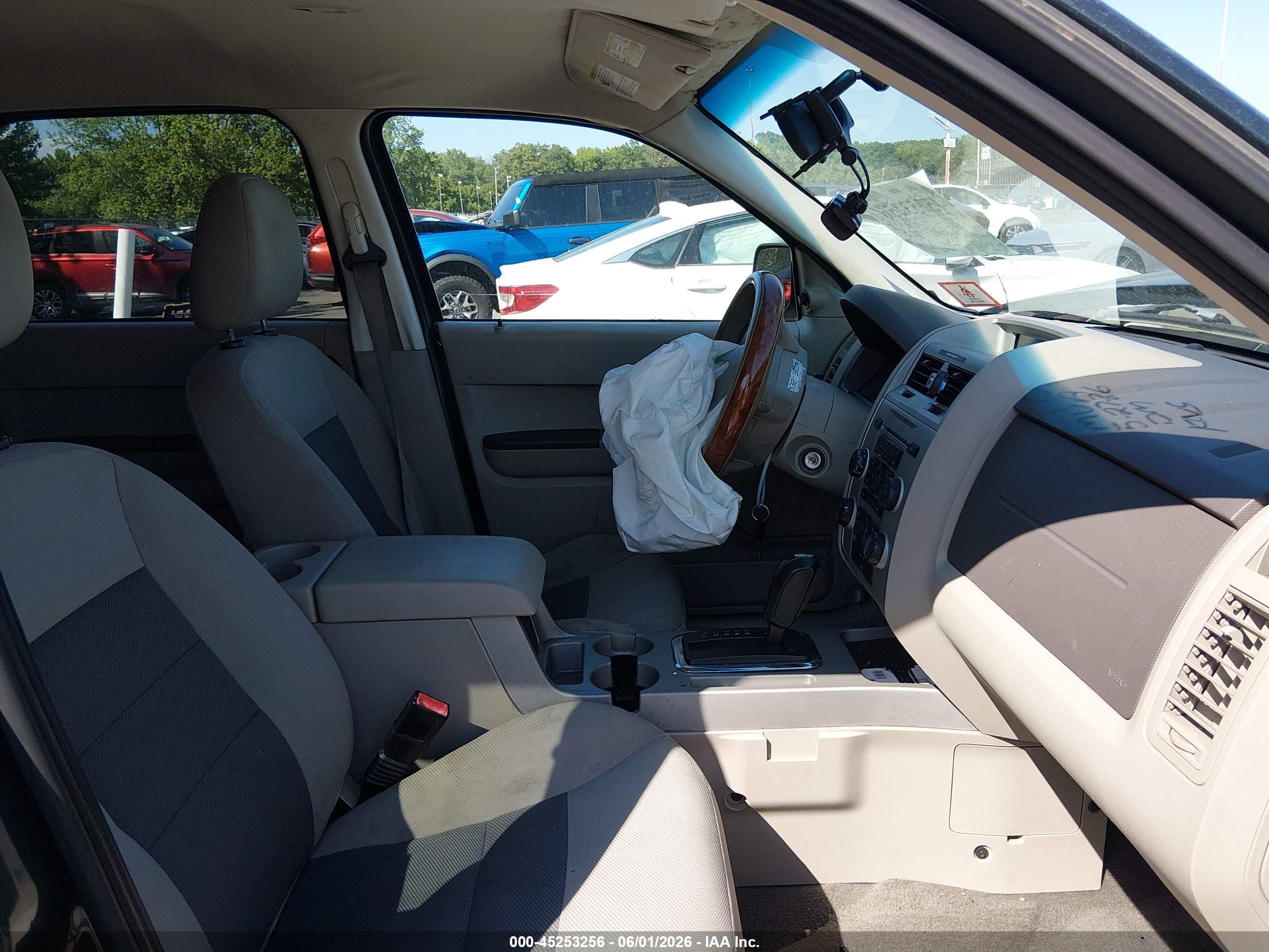 2008 Ford Escape Xlt Gray vin: 1FMCU03Z88KC41277