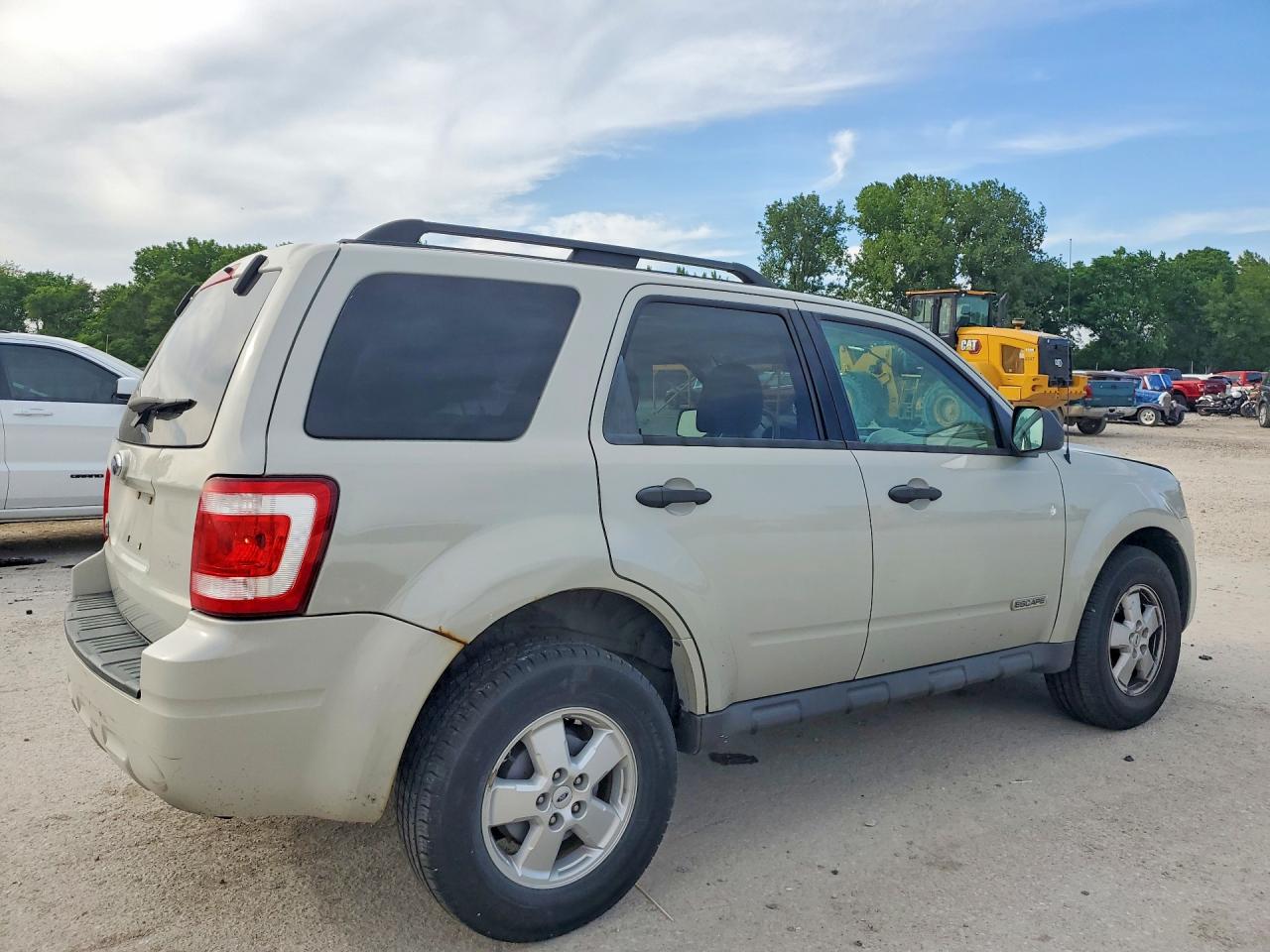 2008 Ford Escape Xlt Beige vin: 1FMCU03Z98KE69689