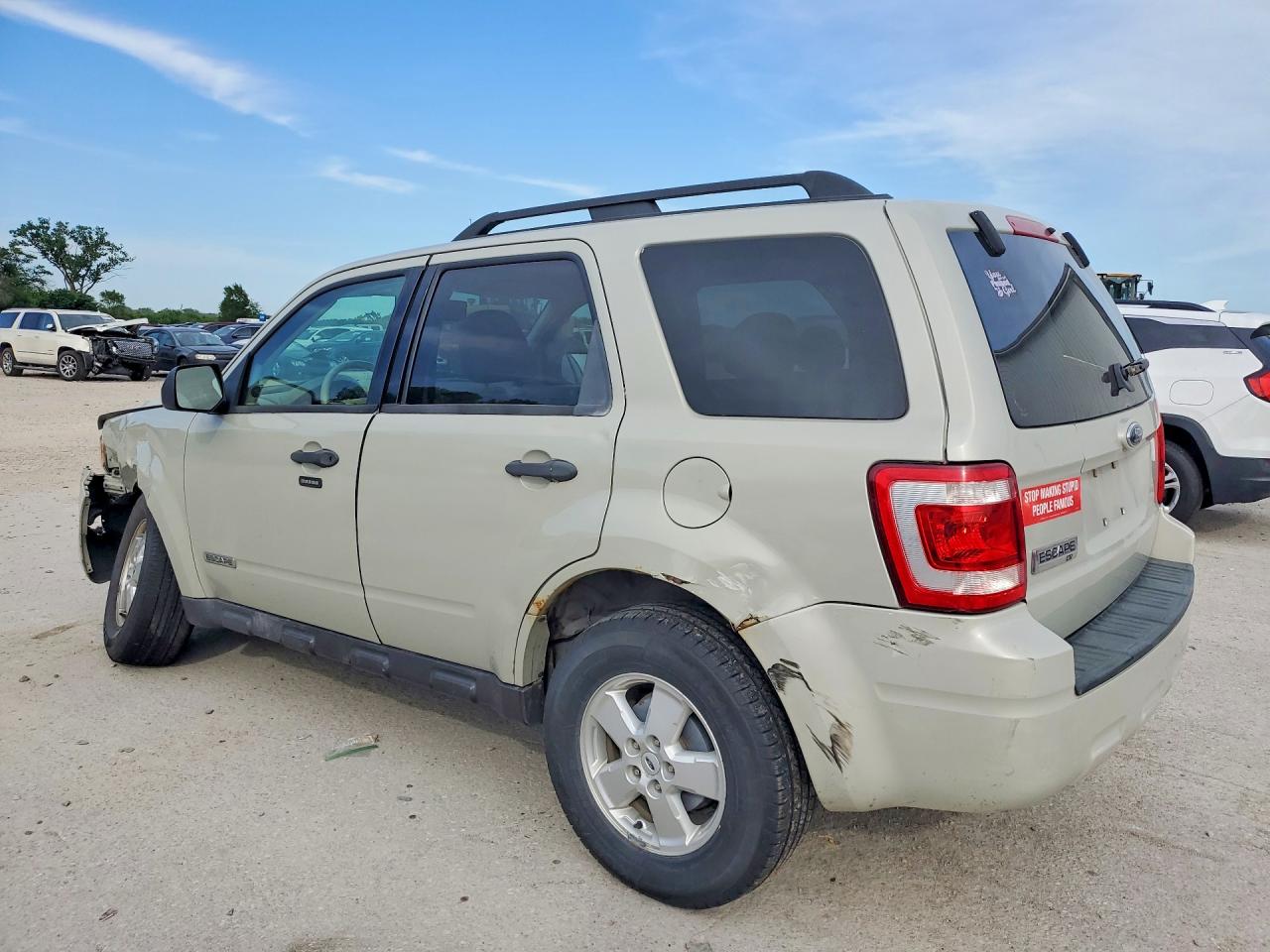2008 Ford Escape Xlt Beige vin: 1FMCU03Z98KE69689