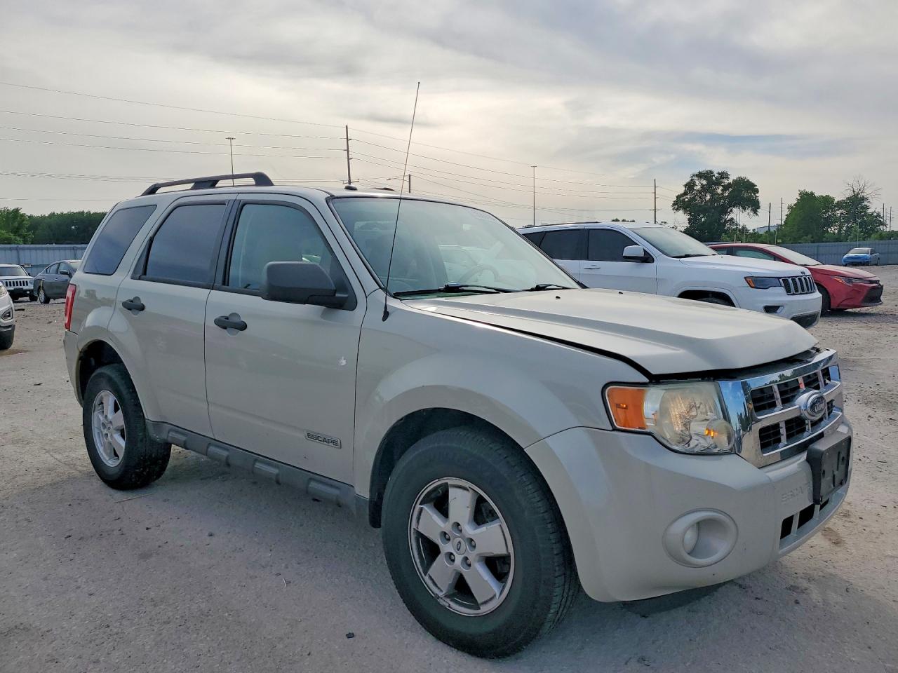 2008 Ford Escape Xlt Beige vin: 1FMCU03Z98KE69689