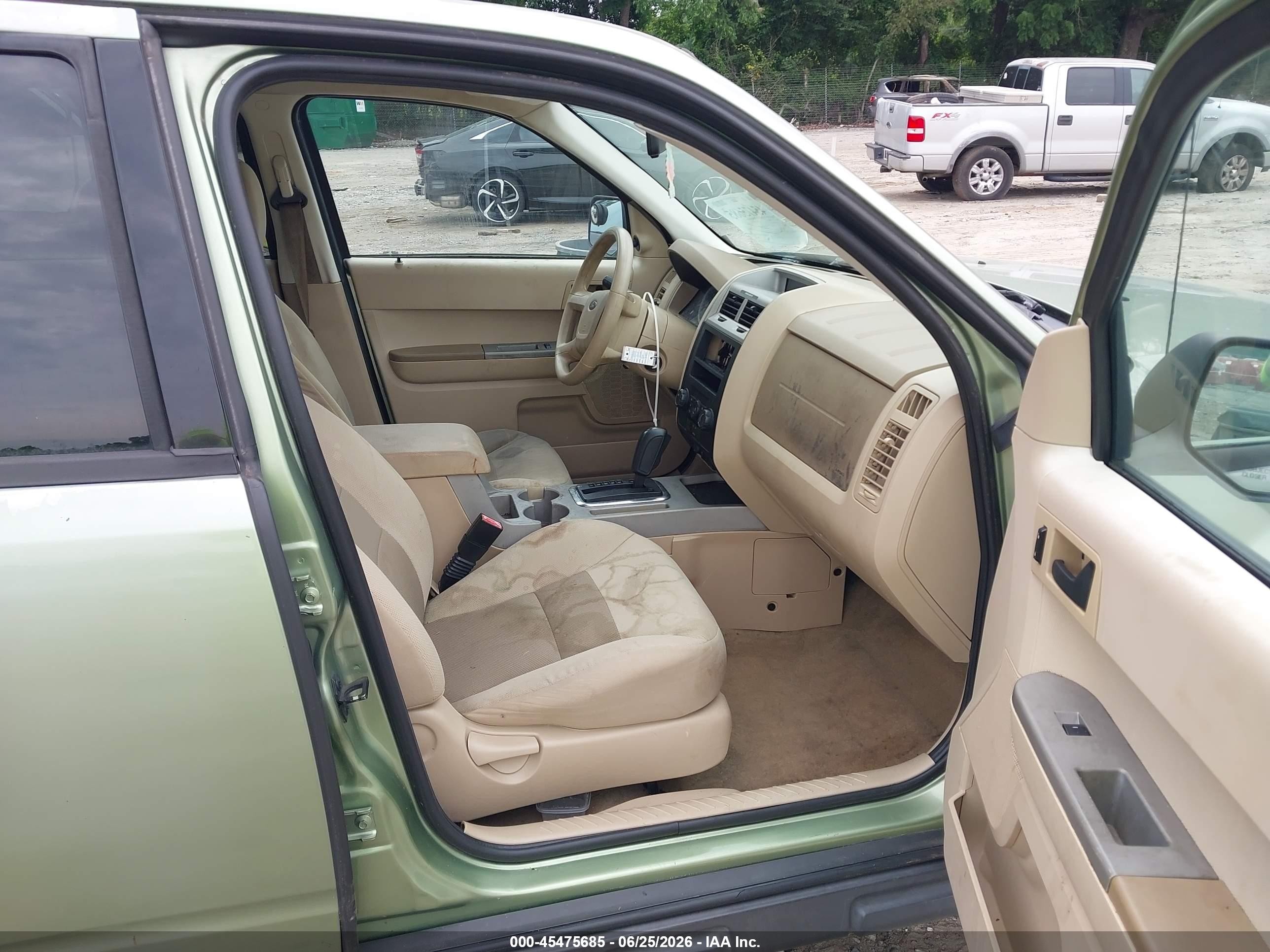 2008 Ford Escape Xlt Зеленый vin: 1FMCU03ZX8KB05541