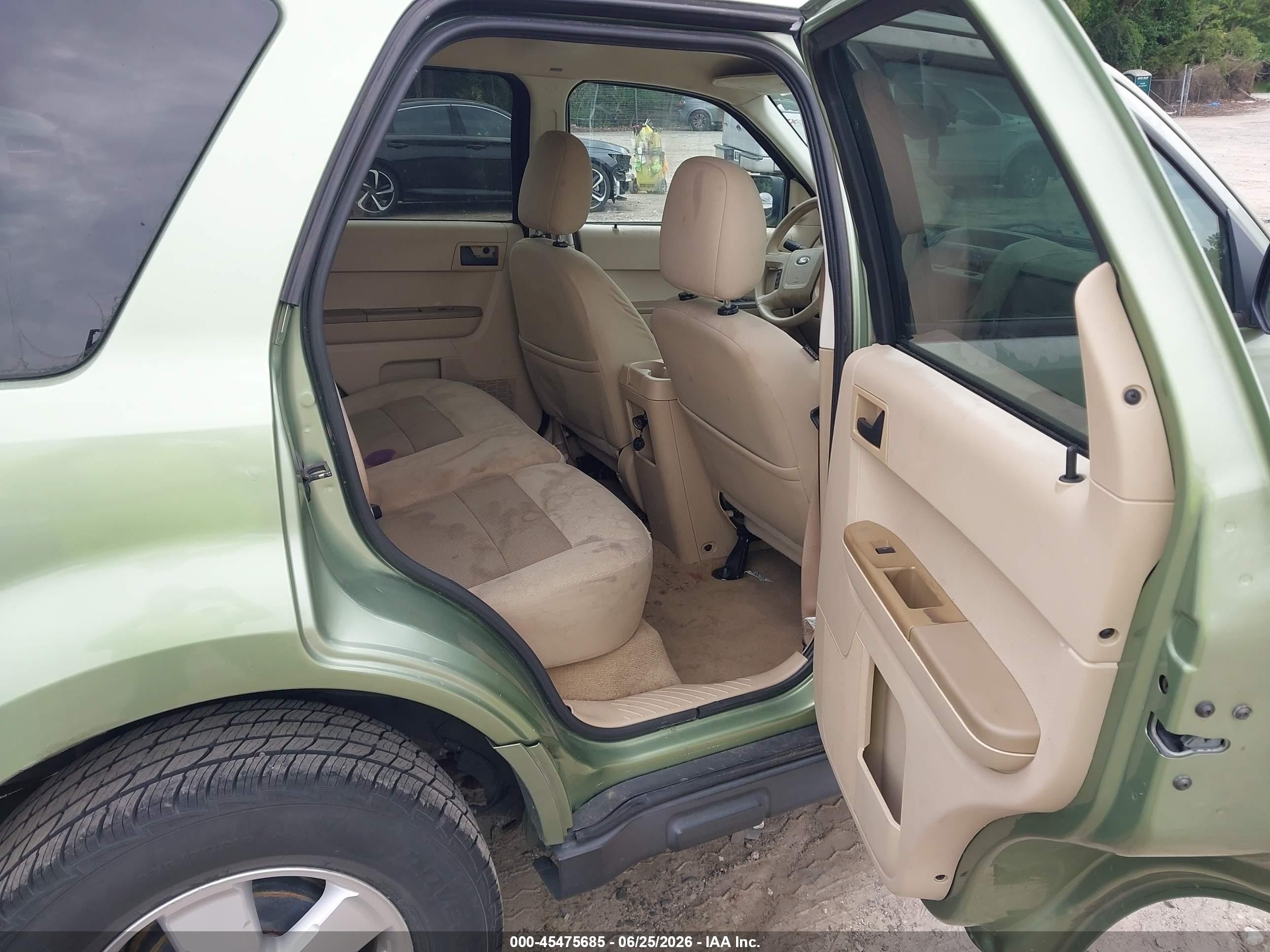 2008 Ford Escape Xlt Зеленый vin: 1FMCU03ZX8KB05541