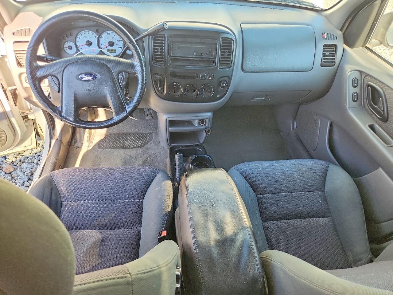 2002 Ford Escape Xlt White vin: 1FMCU04102KA79340