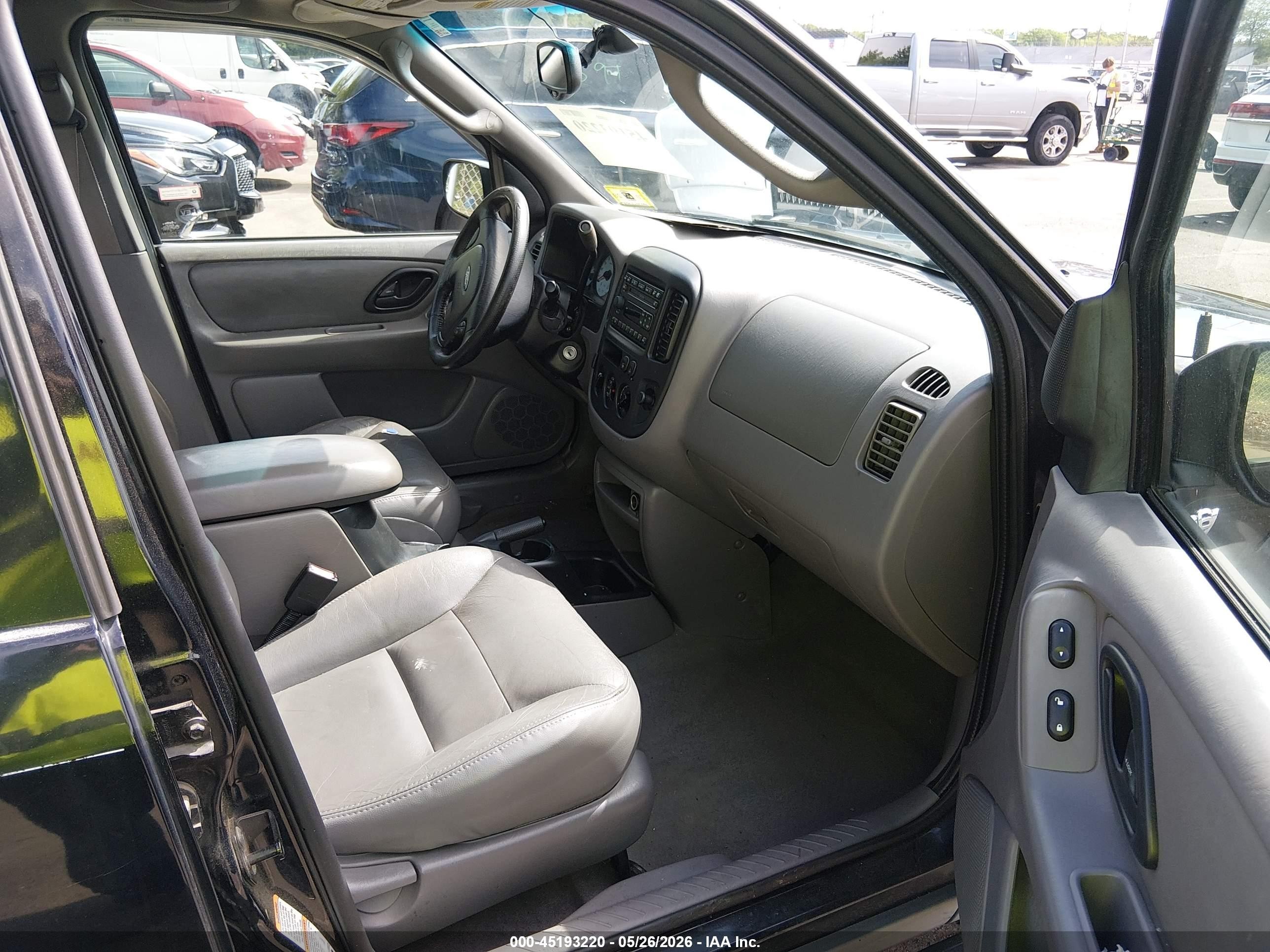2002 Ford Escape Xlt Black vin: 1FMCU04102KB02535