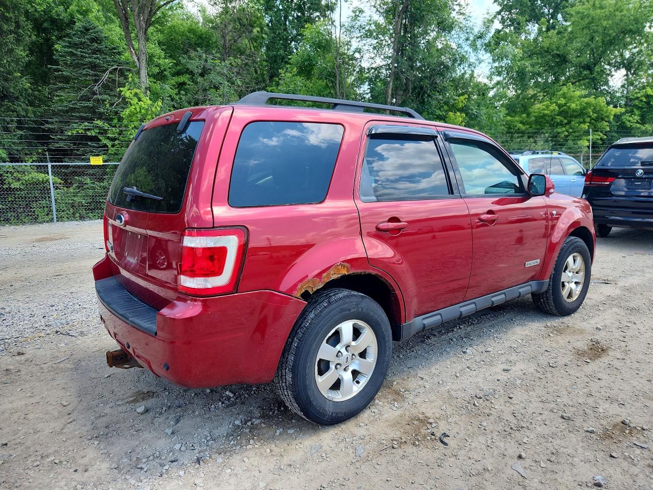 2008 Ford Escape Limited Red vin: 1FMCU04108KA79797