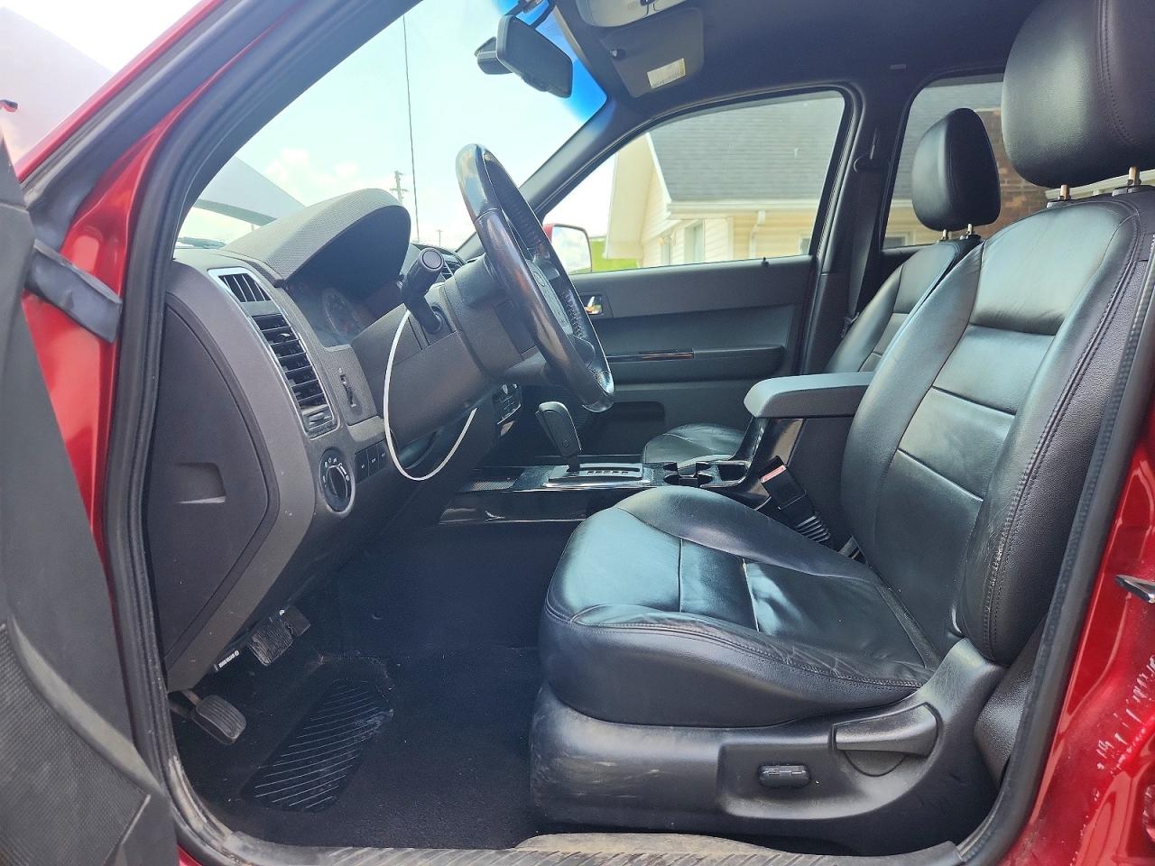 2008 Ford Escape Limited Red vin: 1FMCU04108KA79797