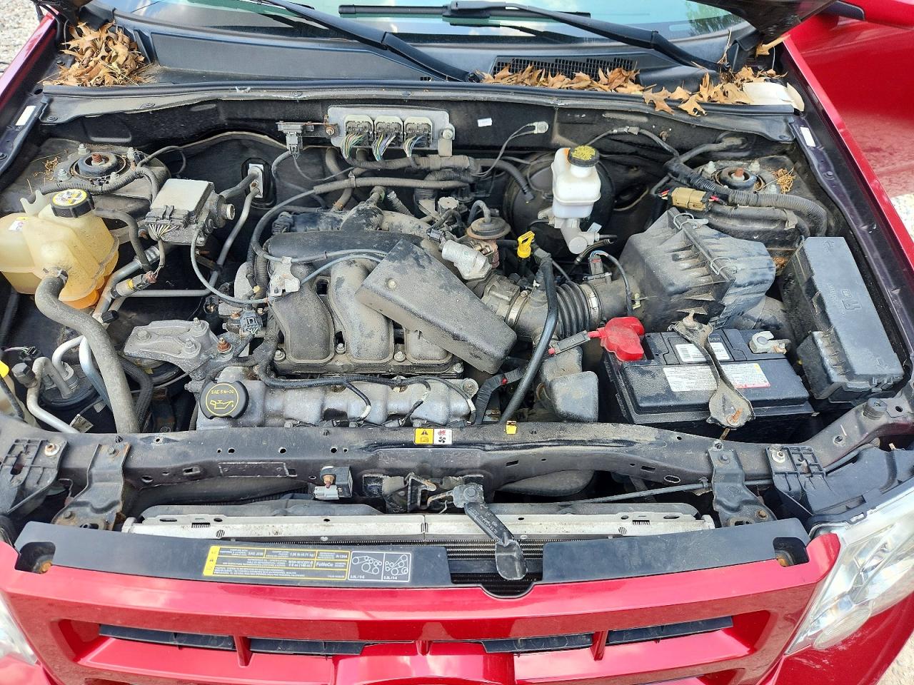 2008 Ford Escape Limited Red vin: 1FMCU04108KA79797