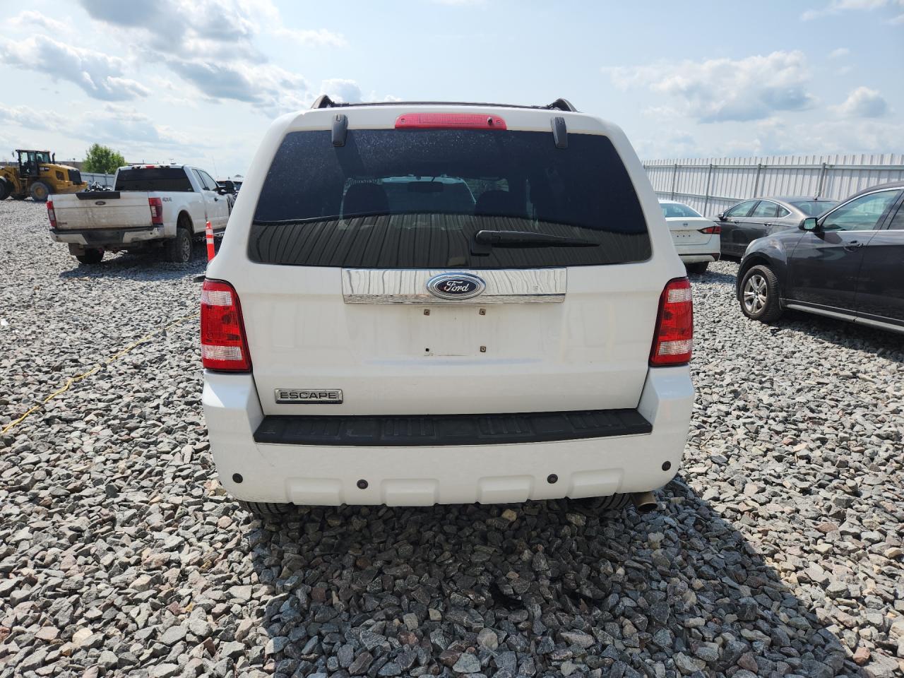 2008 Ford Escape Limited White vin: 1FMCU04108KB67376