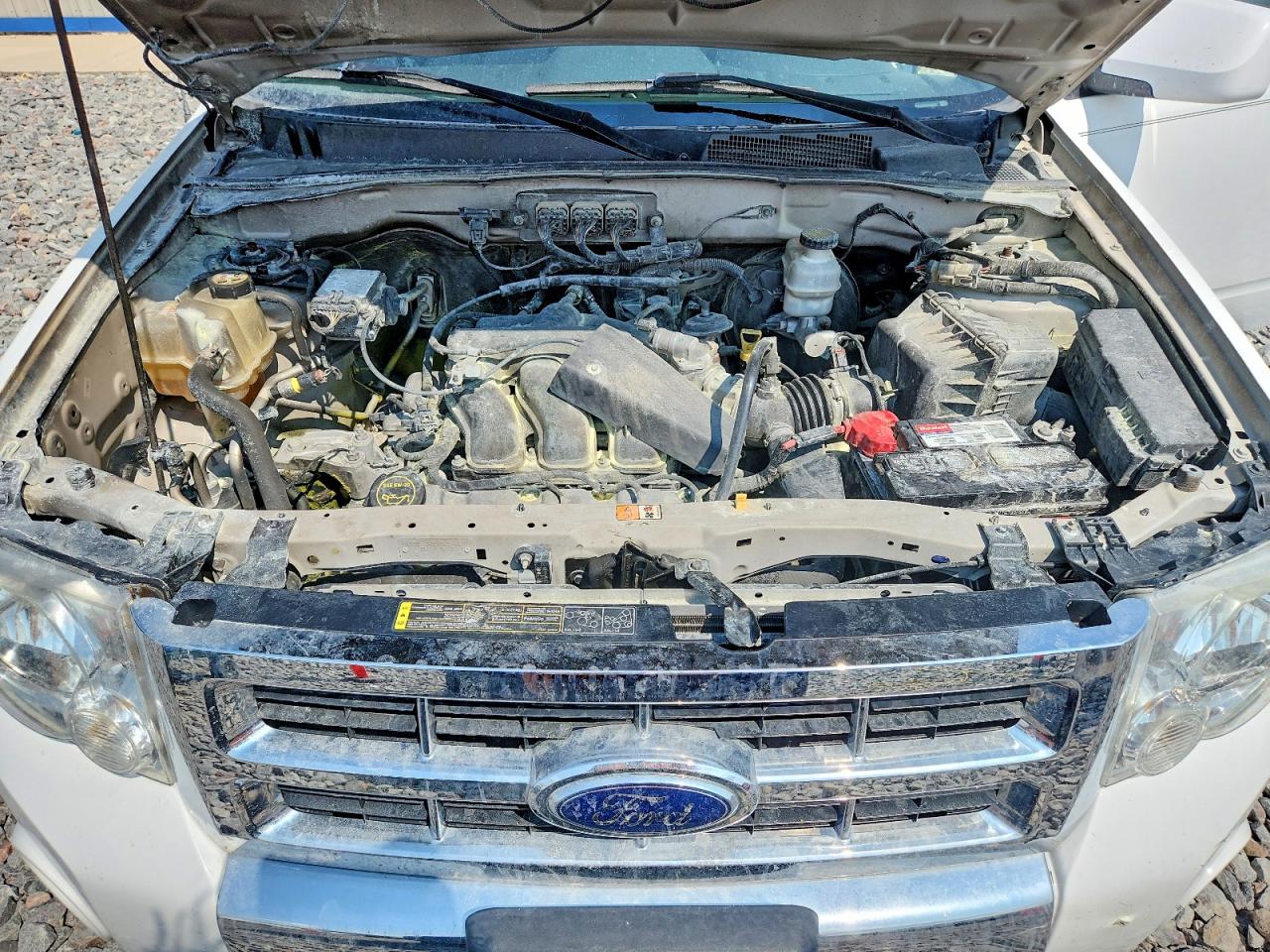 2008 Ford Escape Limited White vin: 1FMCU04108KB67376