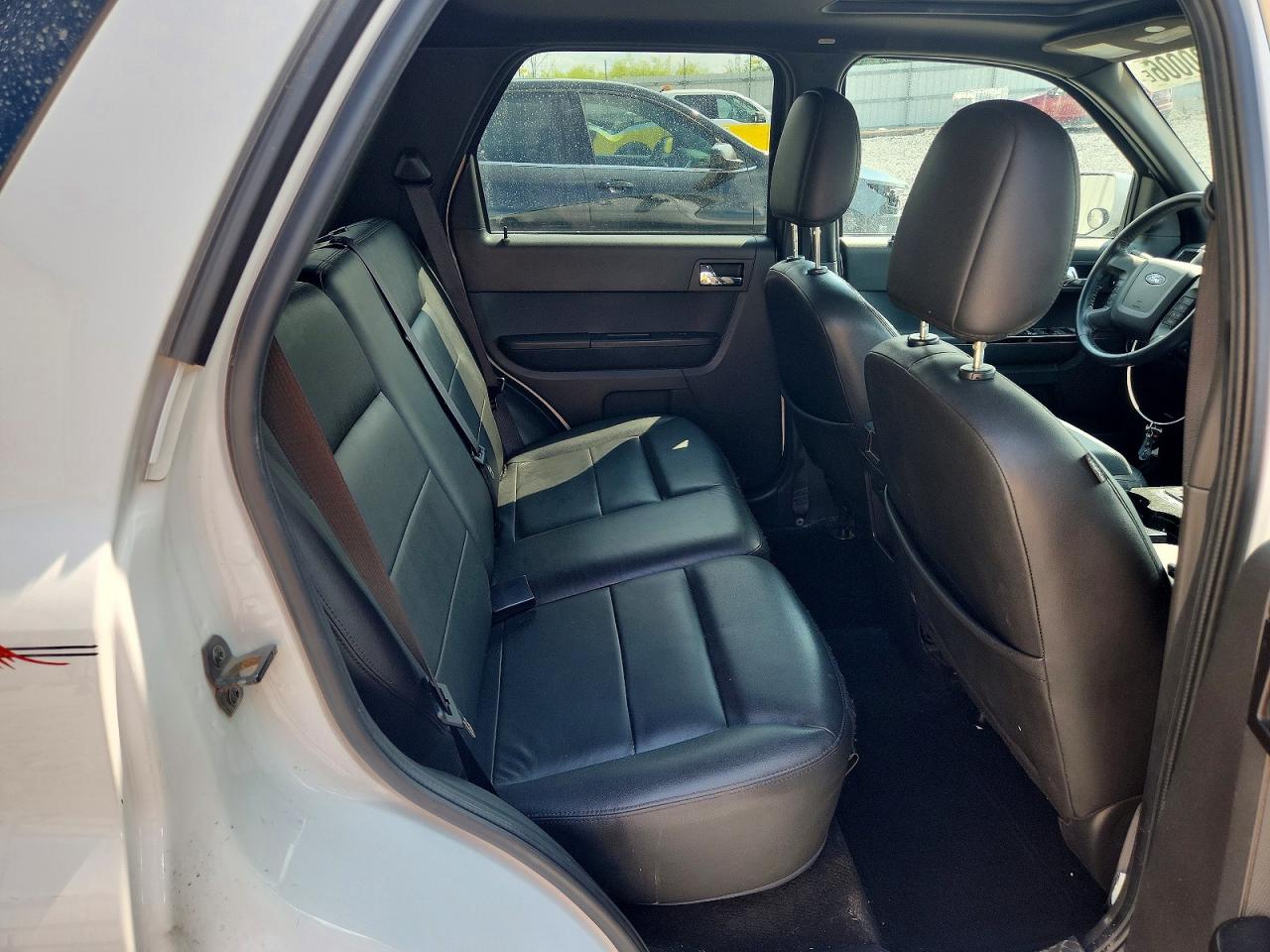 2008 Ford Escape Limited White vin: 1FMCU04108KB67376
