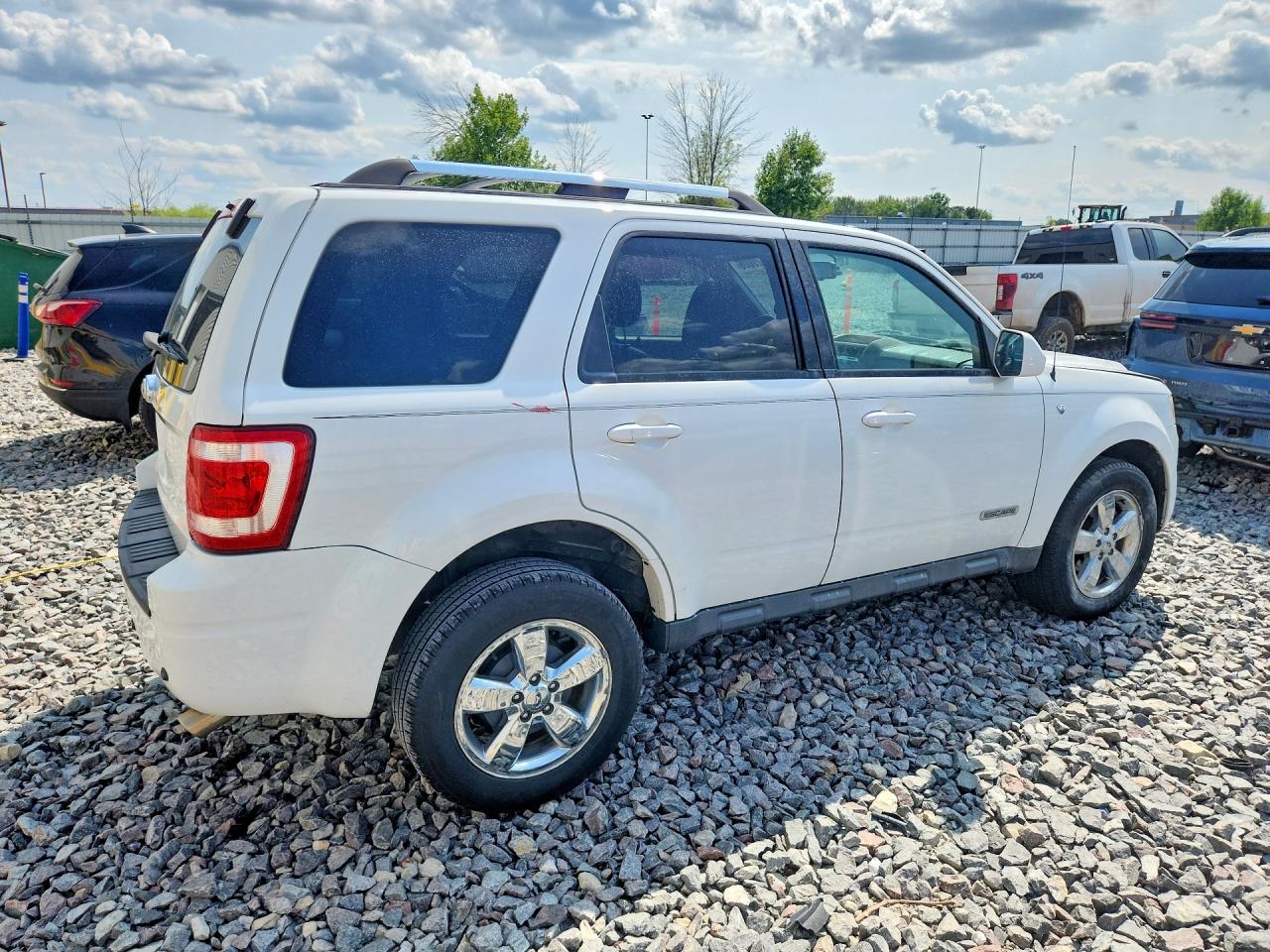 2008 Ford Escape Limited White vin: 1FMCU04108KB67376