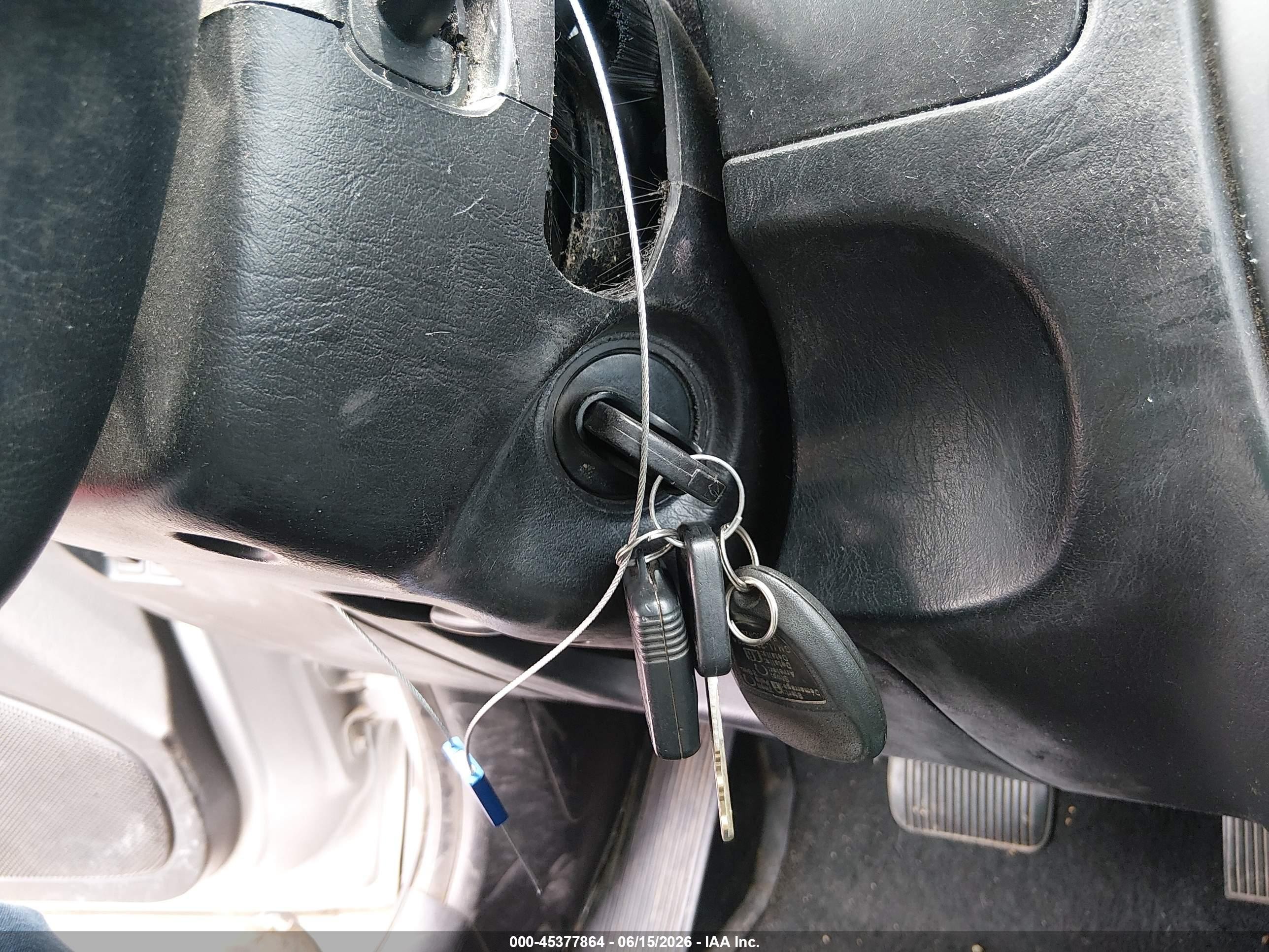 2004 Ford Escape Limited Silver vin: 1FMCU04124KB74484
