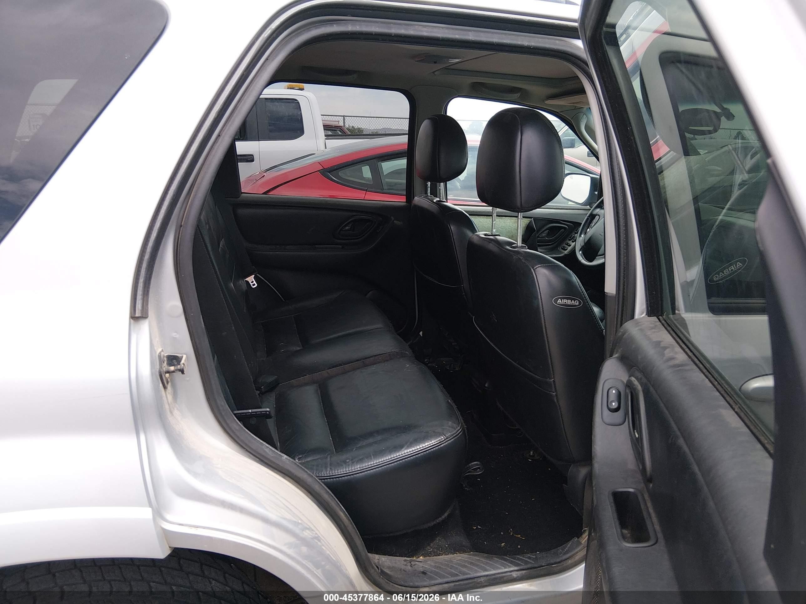 2004 Ford Escape Limited Silver vin: 1FMCU04124KB74484