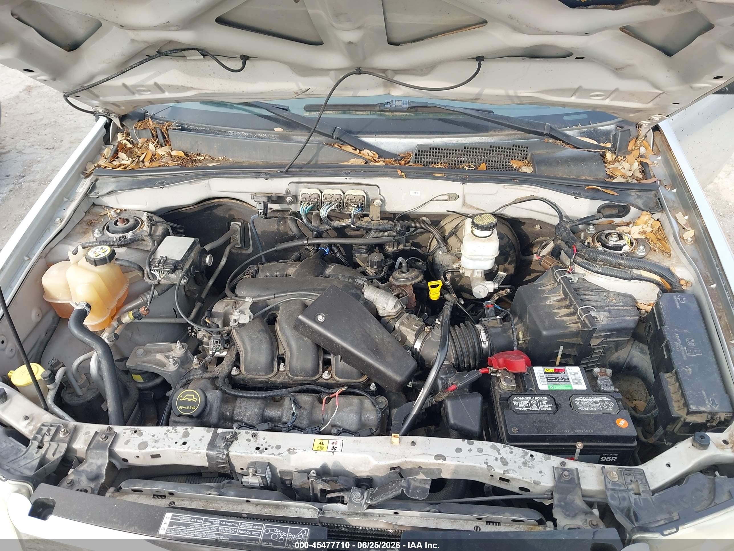 2008 Ford Escape Limited Silver vin: 1FMCU04128KA63472