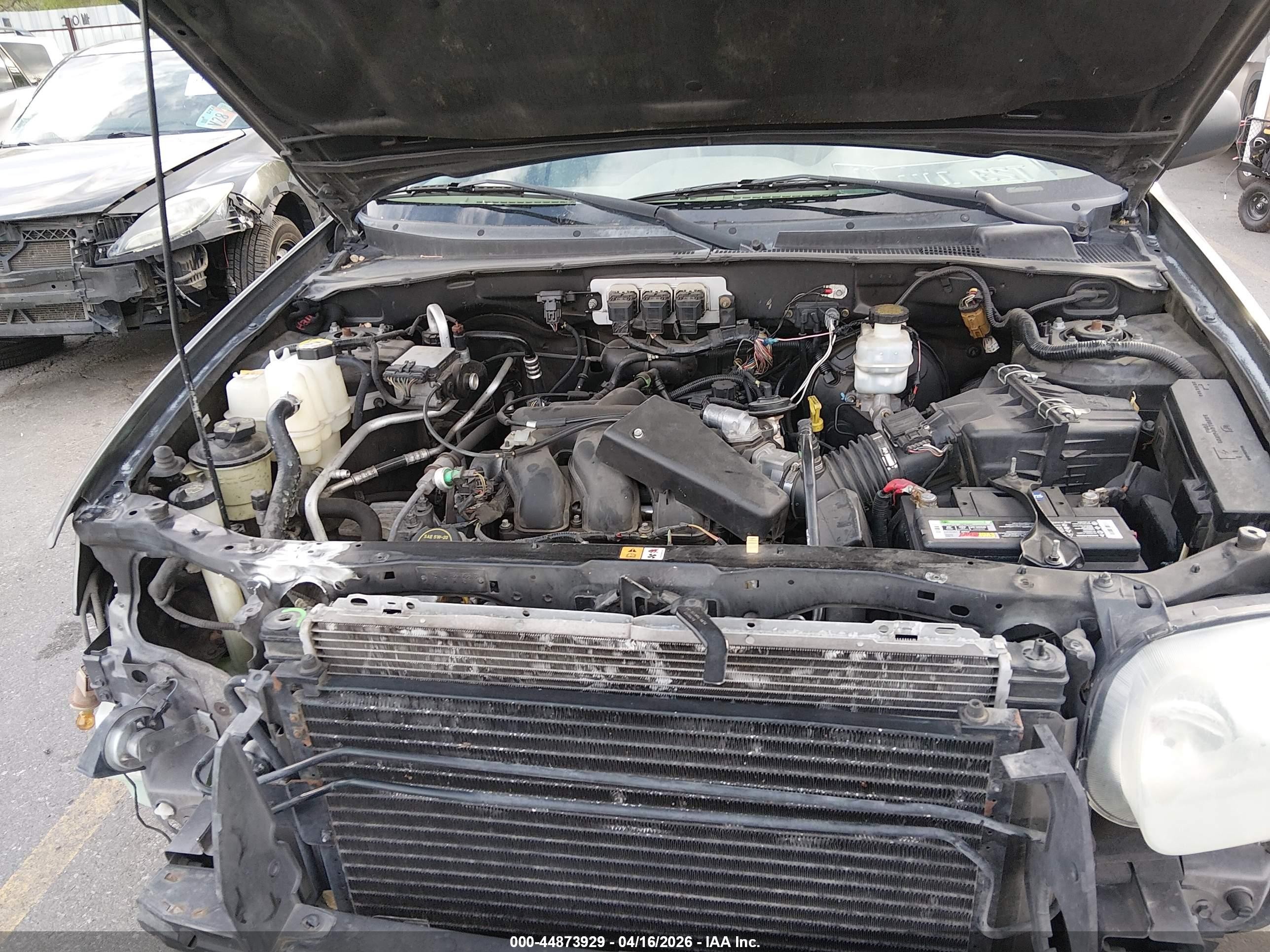 2005 Ford Escape Limited Gray vin: 1FMCU04135KB11797