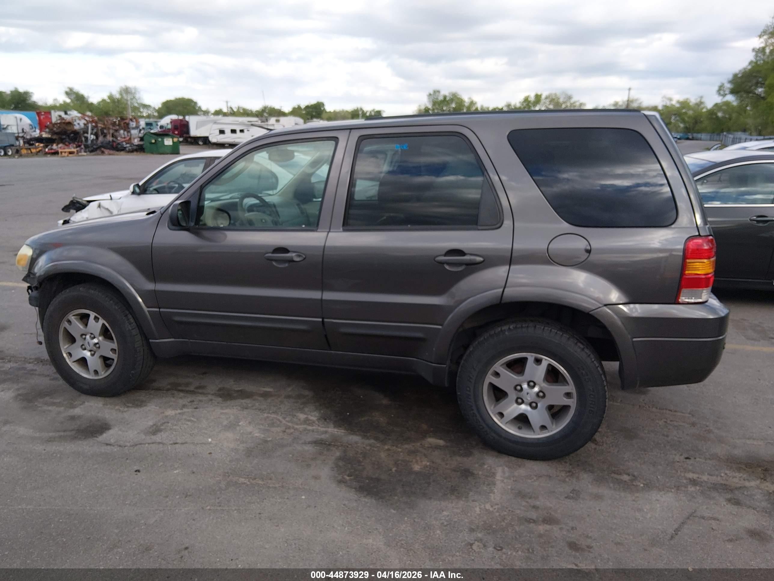2005 Ford Escape Limited Gray vin: 1FMCU04135KB11797